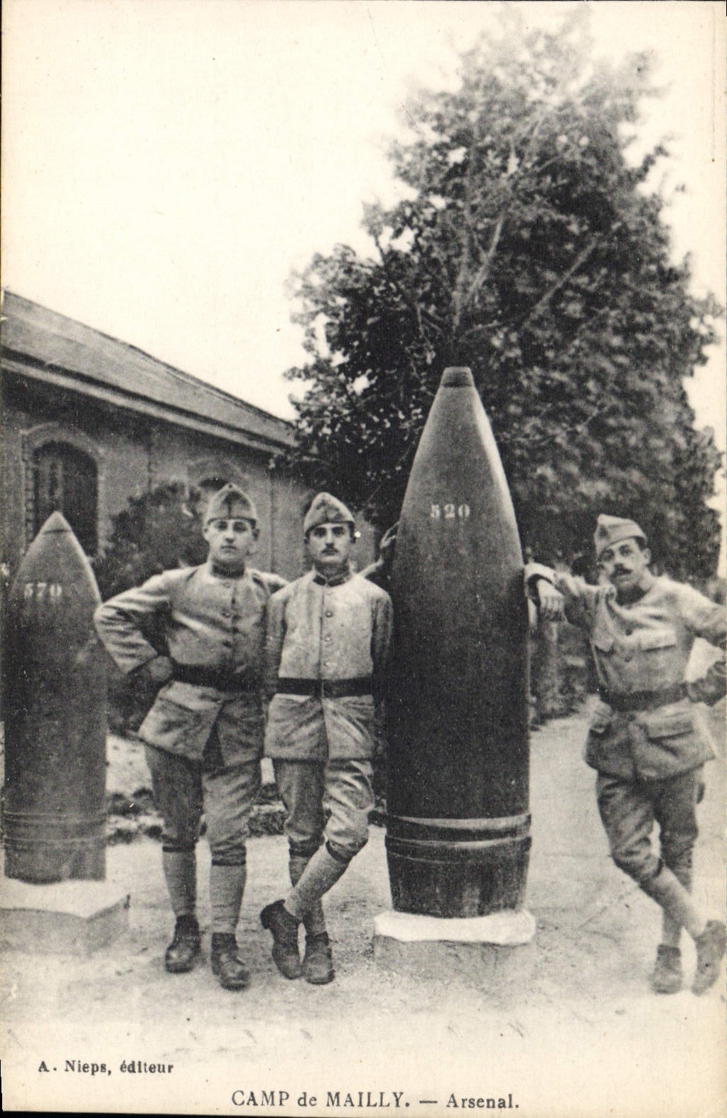 VINTAGE POSTCARD Militaria Camp of Mailly Arsenal