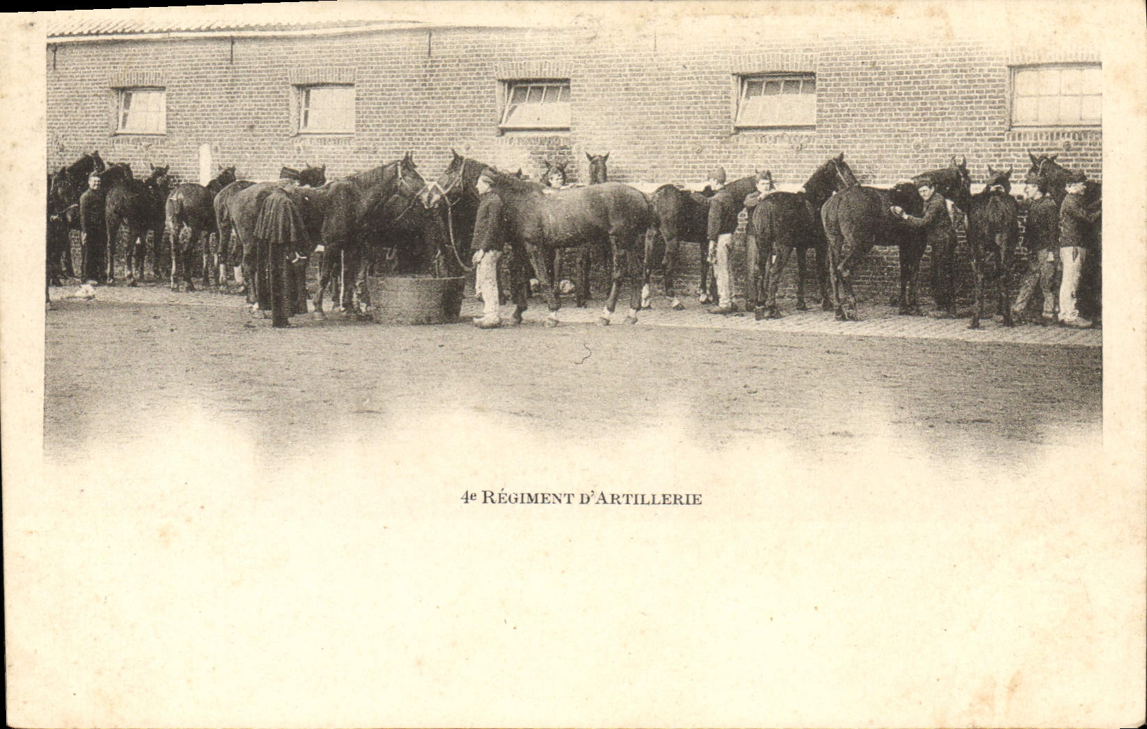 VINTAGE POSTCARD Militaria 4th artillery Horses regiment