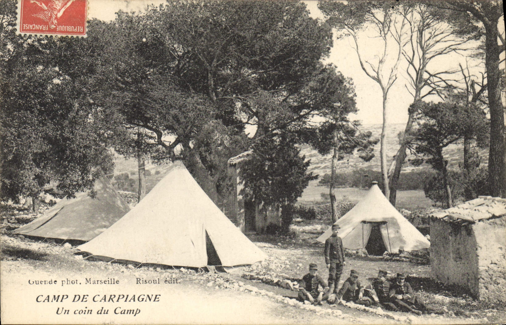 CPA Militaria Camp de Carpiagne Un coin du camp