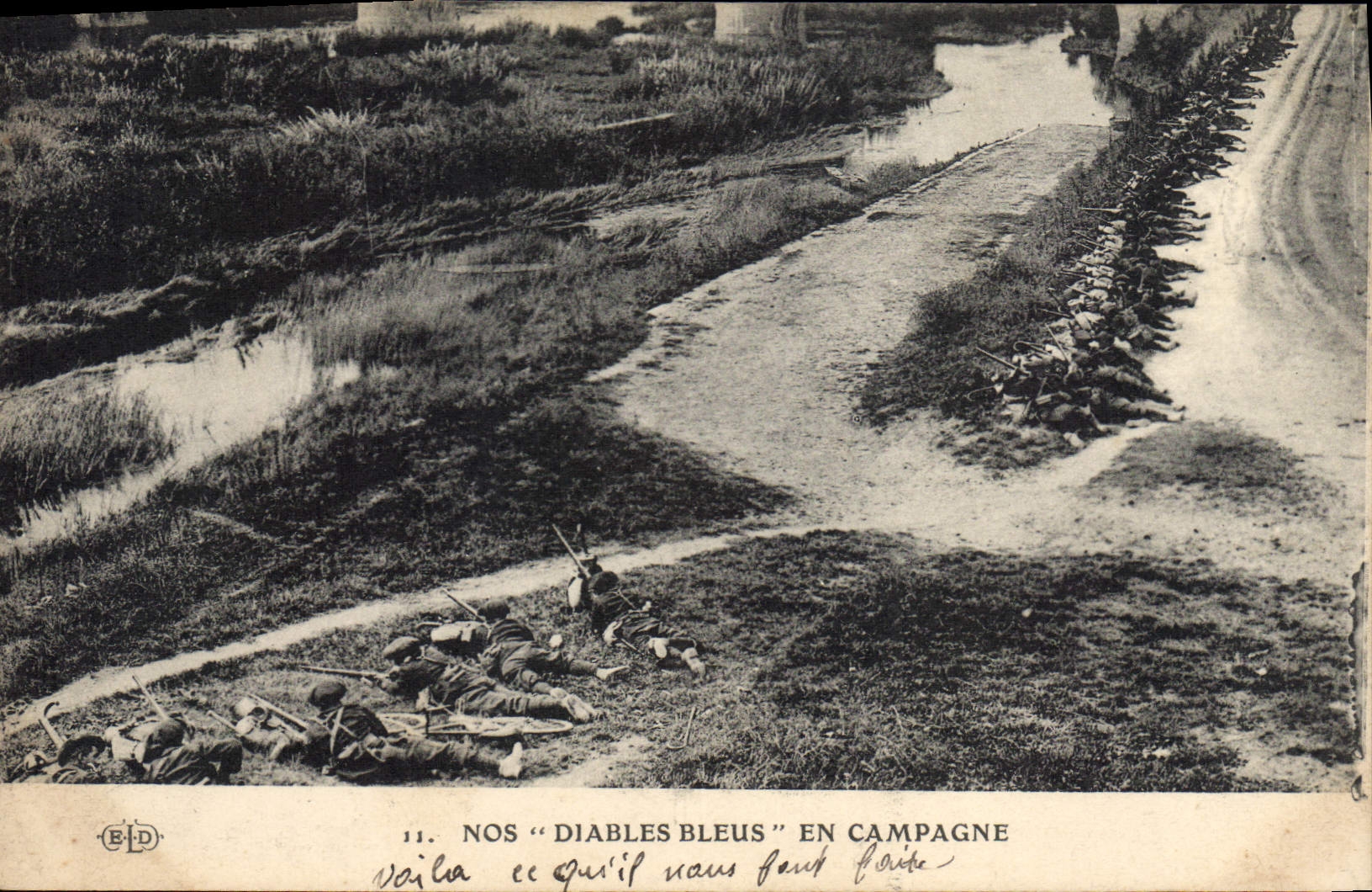 CPA Militaria Nos diables bleus en campagne