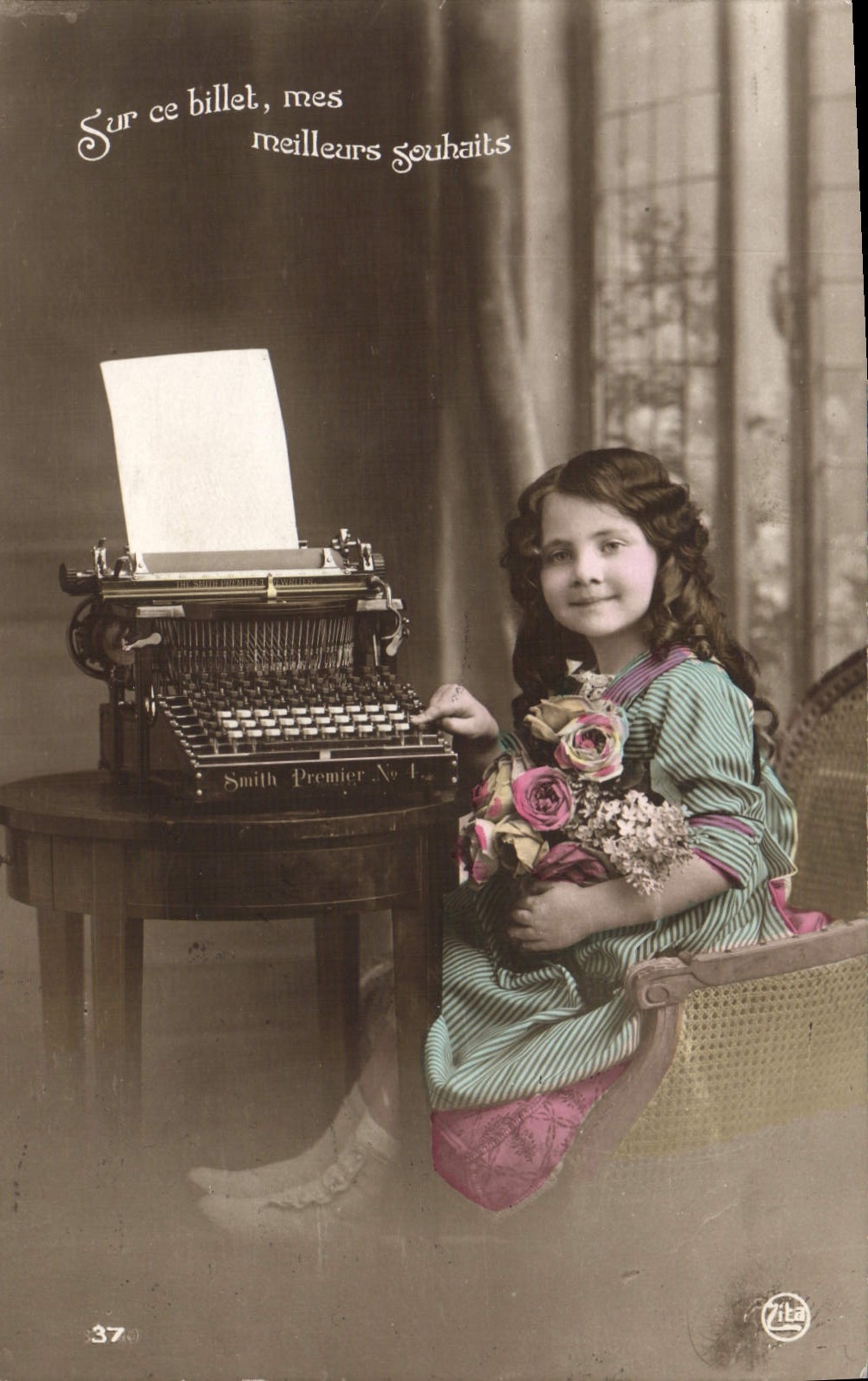 CPA Fantaisie Machine a ecrire Enfant