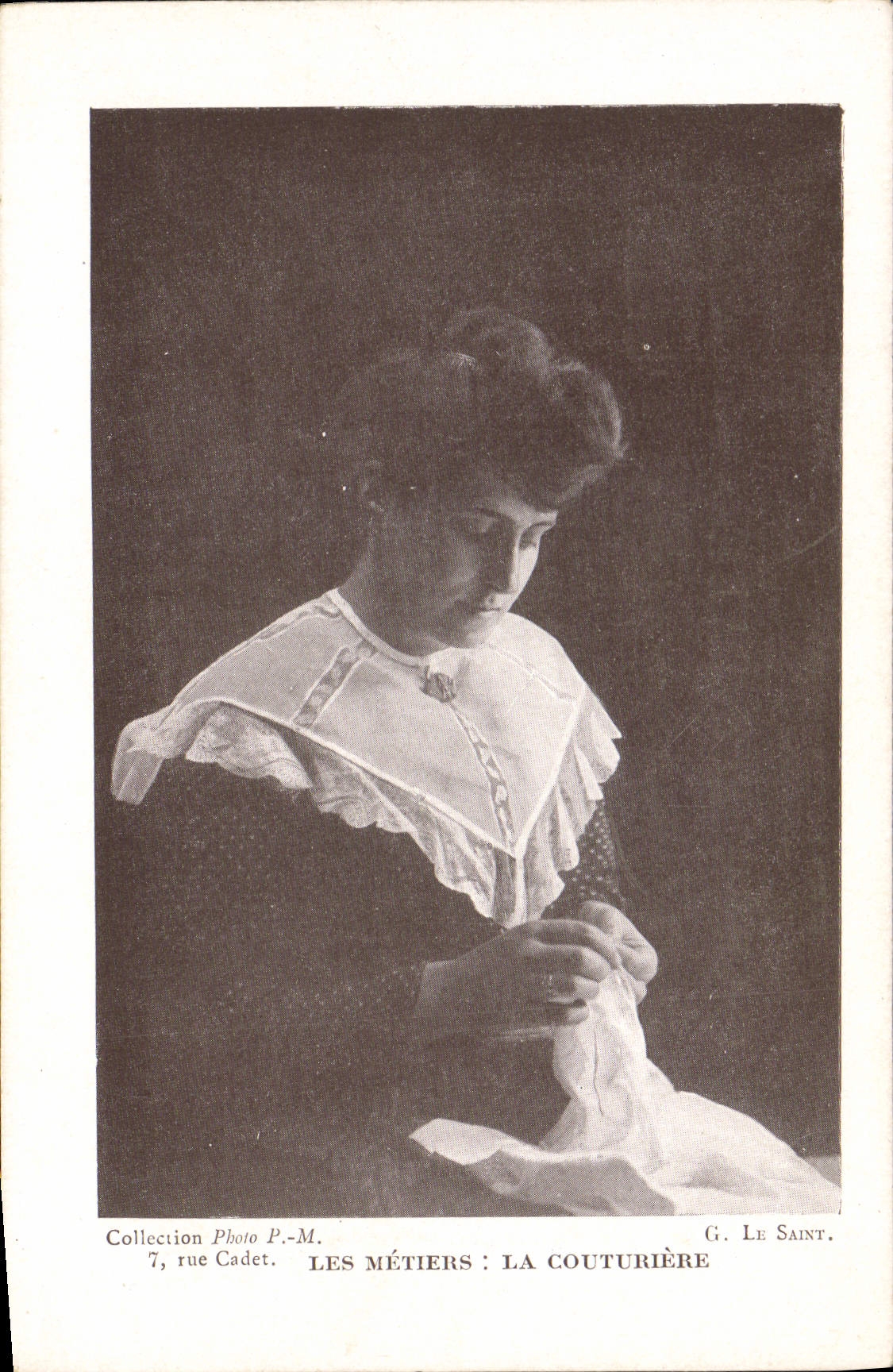 VINTAGE POSTCARD Collection of the Photo Street Paris Junior trades the dressmaker