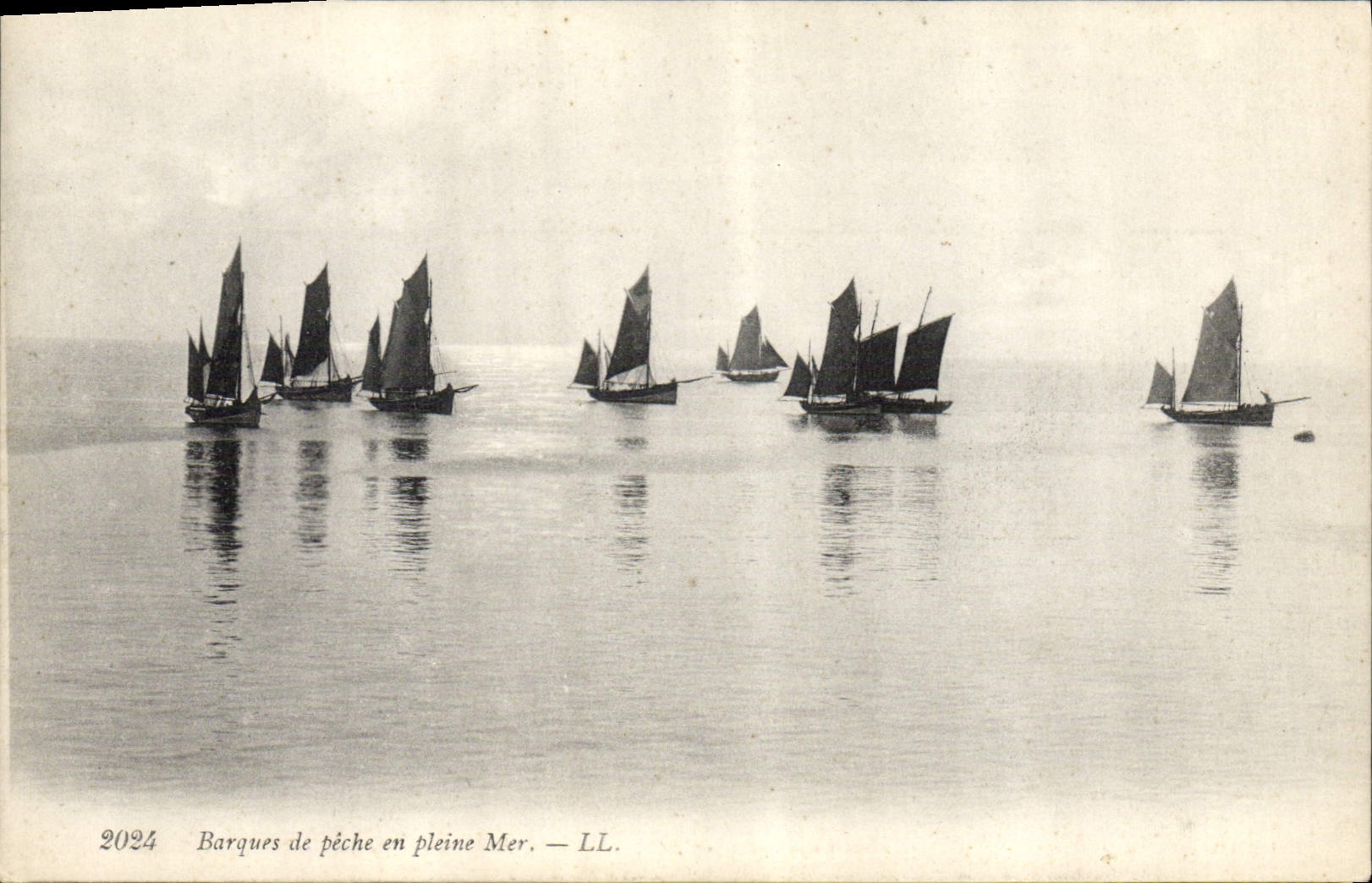 CPA Bateau Peche Barques de peche en pleine mer