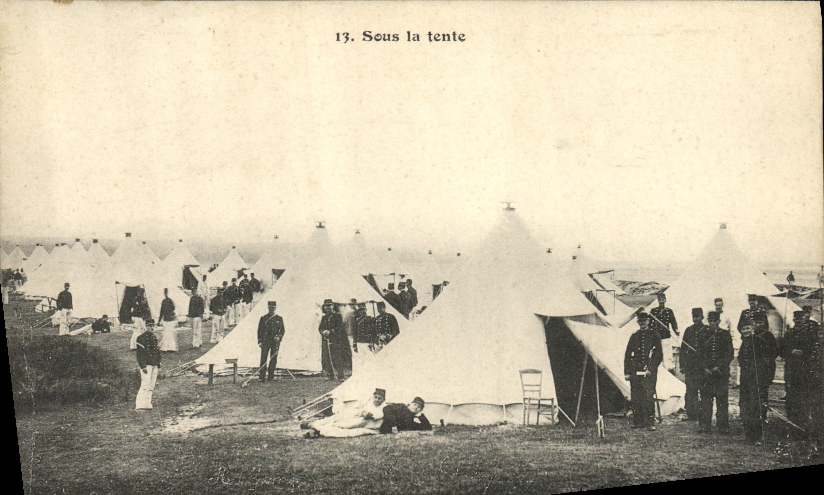 CPA Militaria Sous la tente