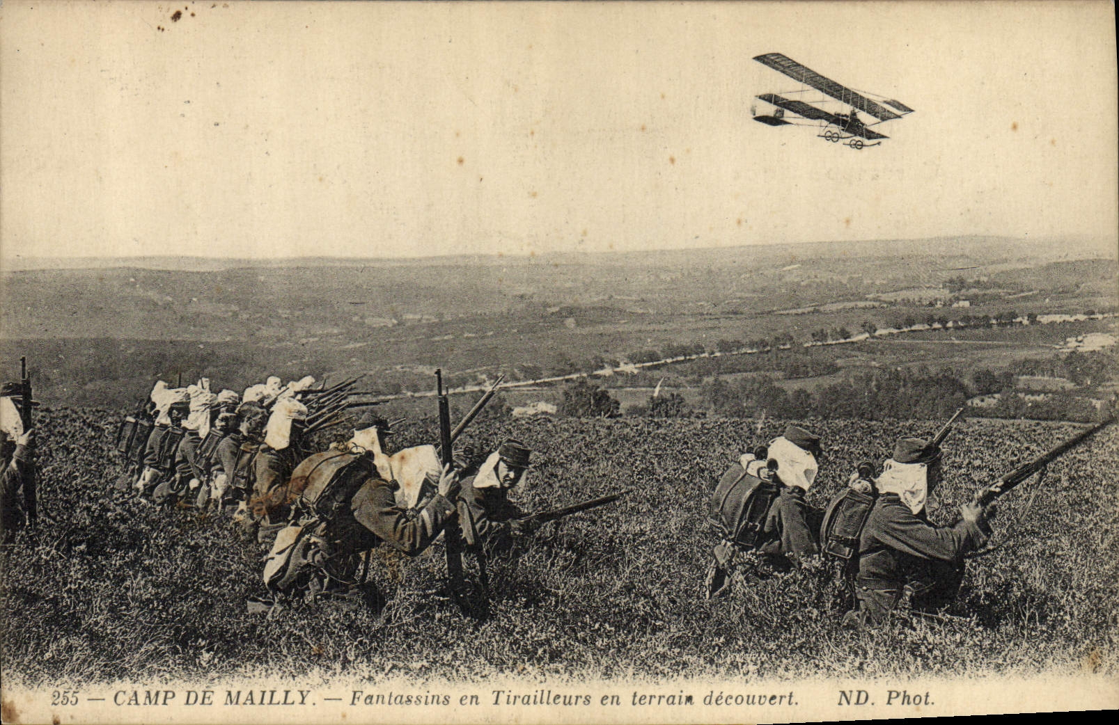 VINTAGE POSTCARD Militaria Camp of Mailly Infantrymen as riflemen in ground discovered Plane