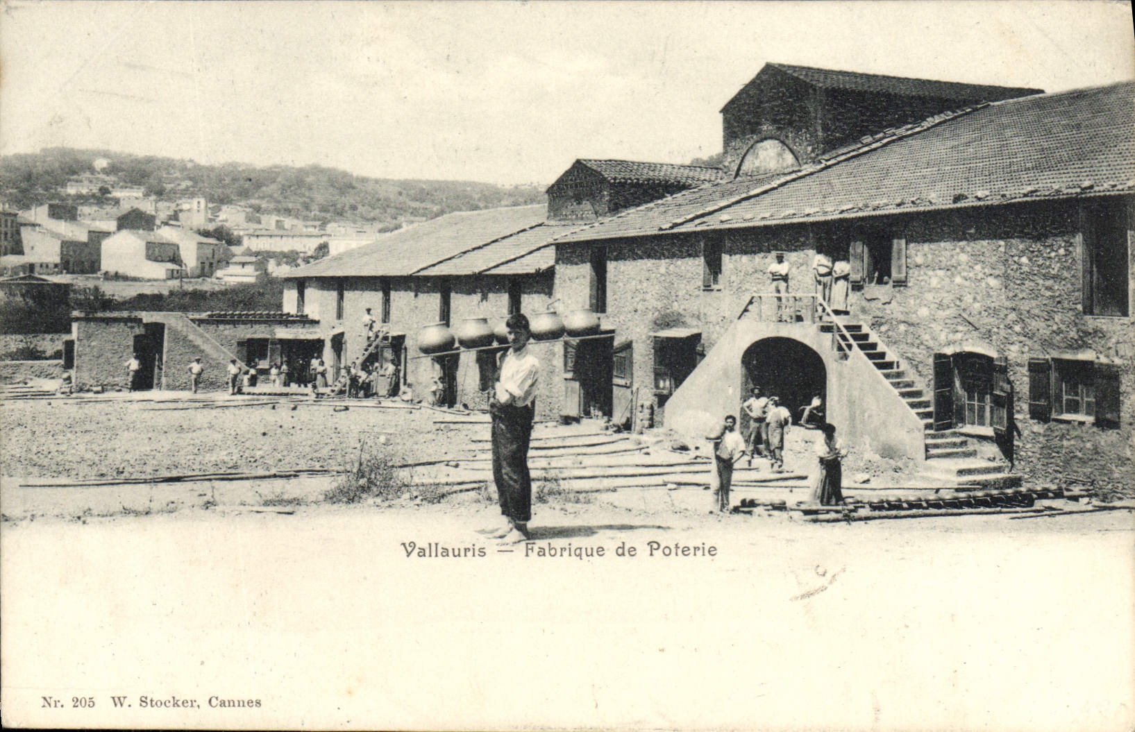 CPA Poterie Ceramique Vallauris Fabrique de poterie