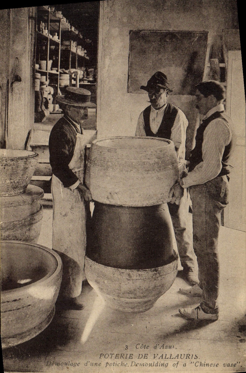 VINTAGE POSTCARD Ceramic Pottery Vallauris Release from the mould of a vase TOP