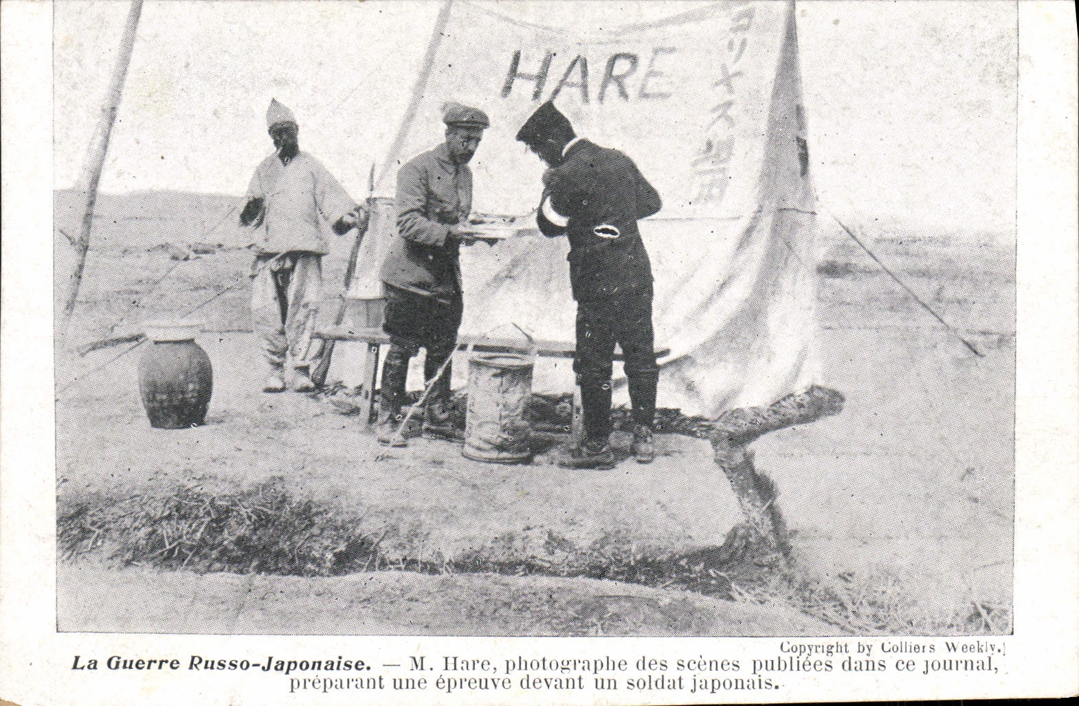 CPA Photographie La guerre russo japonaise M Hare photographe des scenes Soldat Japonais Russie Russia