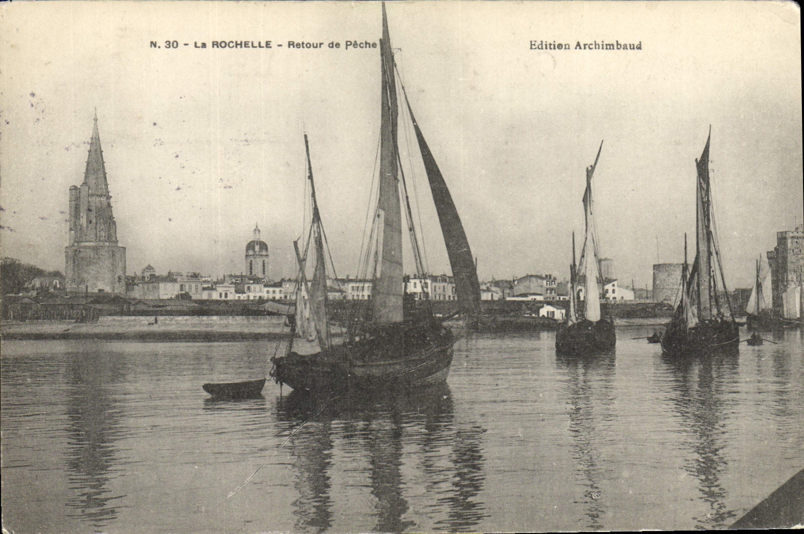VINTAGE POSTCARD Bateau Fishes La Rochelle Retour of sin