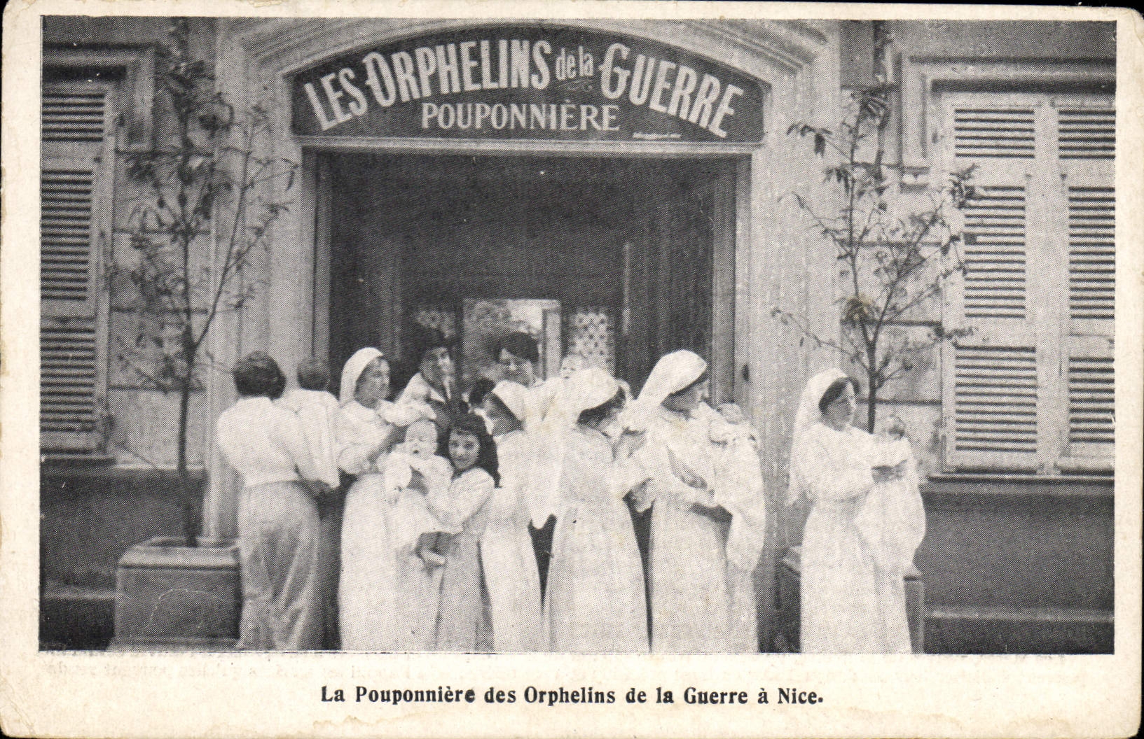 Huérfanos del orfelinato de los niños de la POSTAL de la VENDIMIA de la guerra Pouponniere Niza