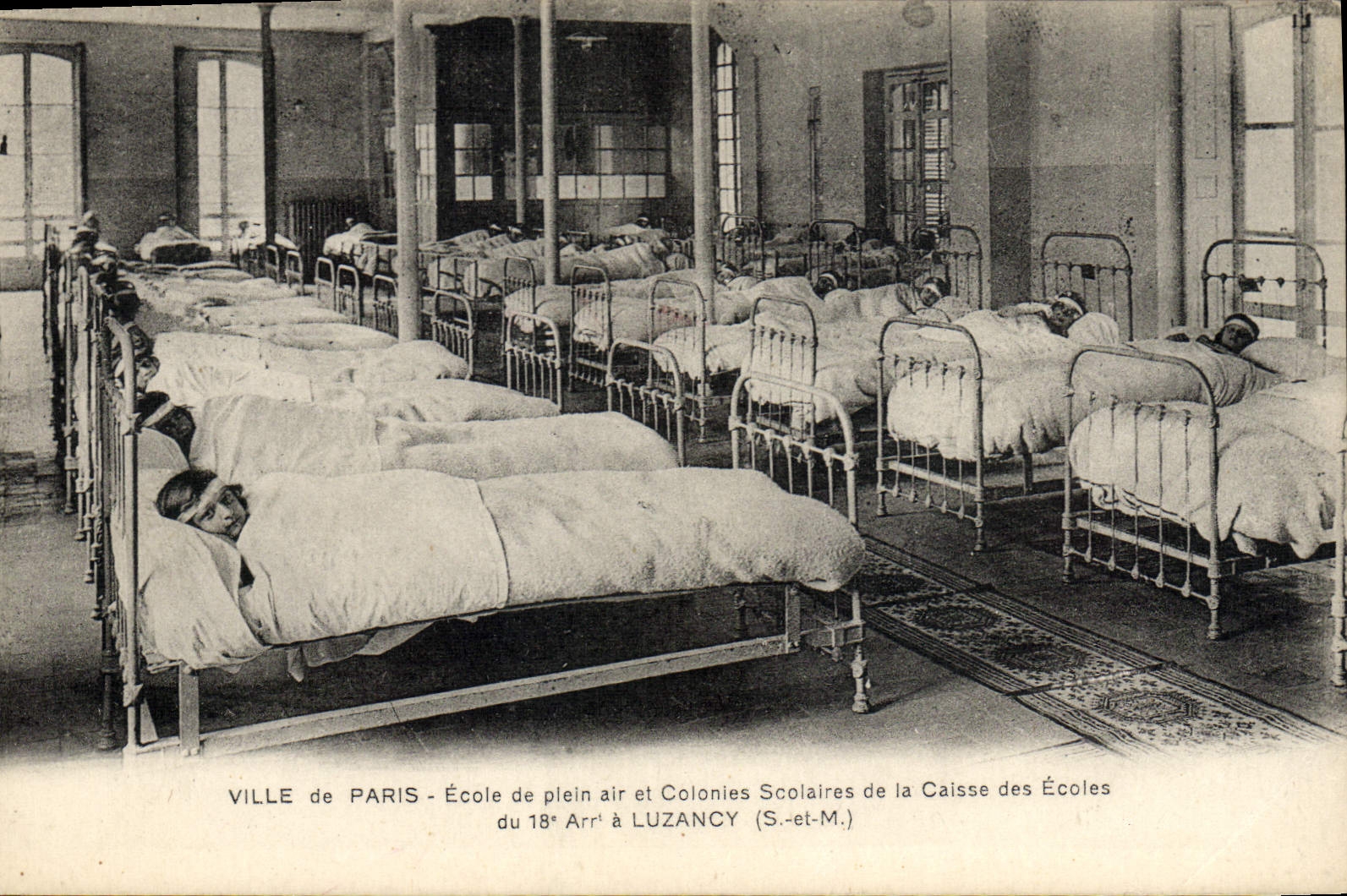 Ciudad de los niños de la POSTAL de la VENDIMIA de la escuela de París de las colonias al aire libre y de la escuela del caso de las escuelas de décimo octavo Luzancy