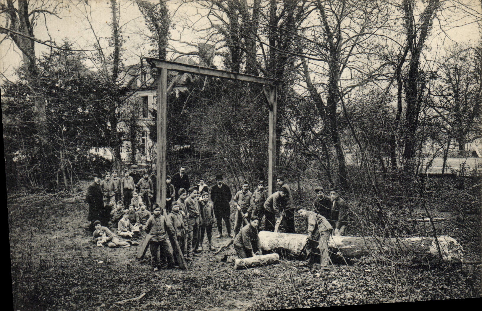 VINTAGE POSTCARD Children Champagne on the Seine close Fontainebleau Lafayette School the park
