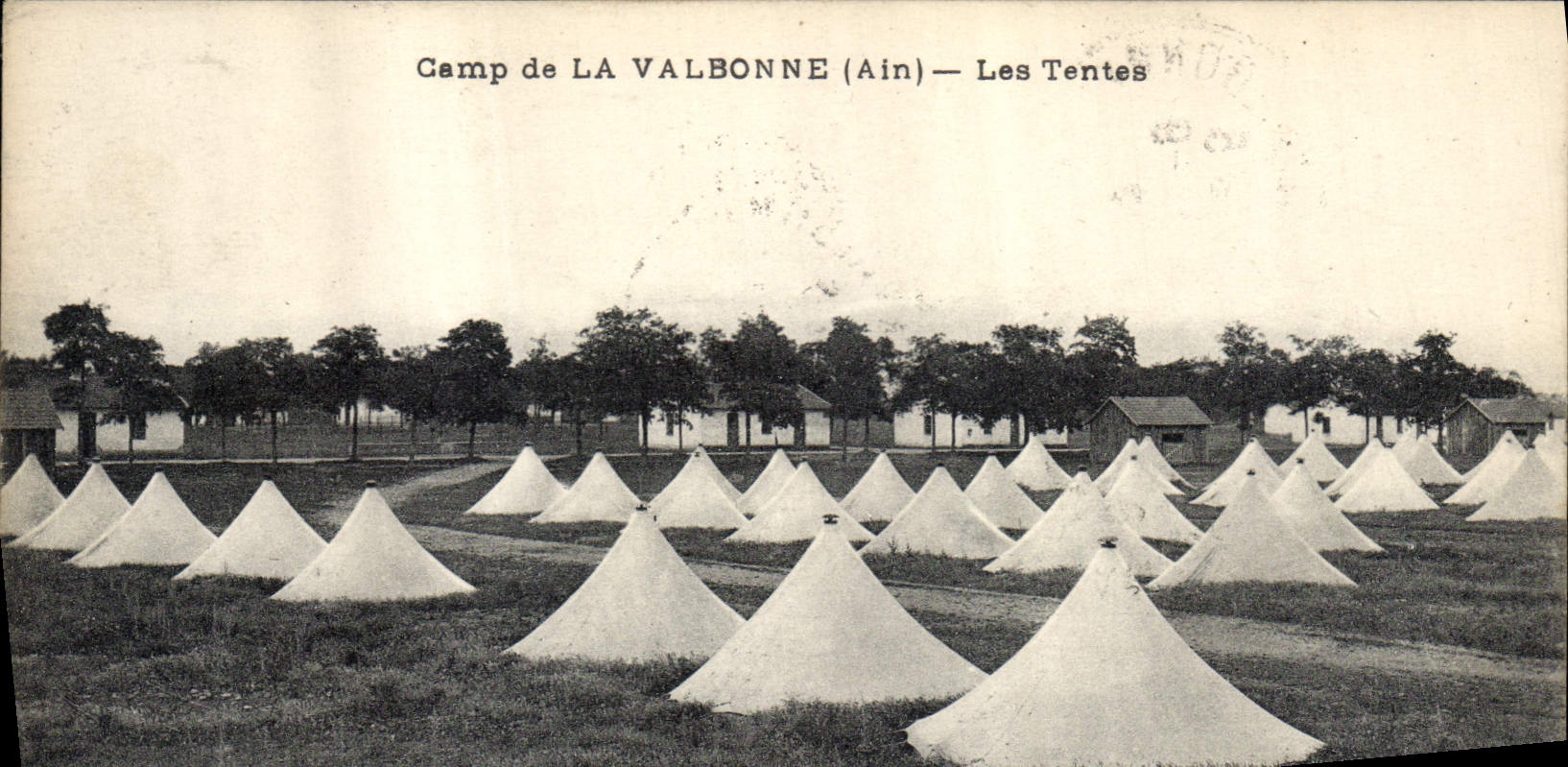 CPA Militaria Camp de la Valbonne Les tentes