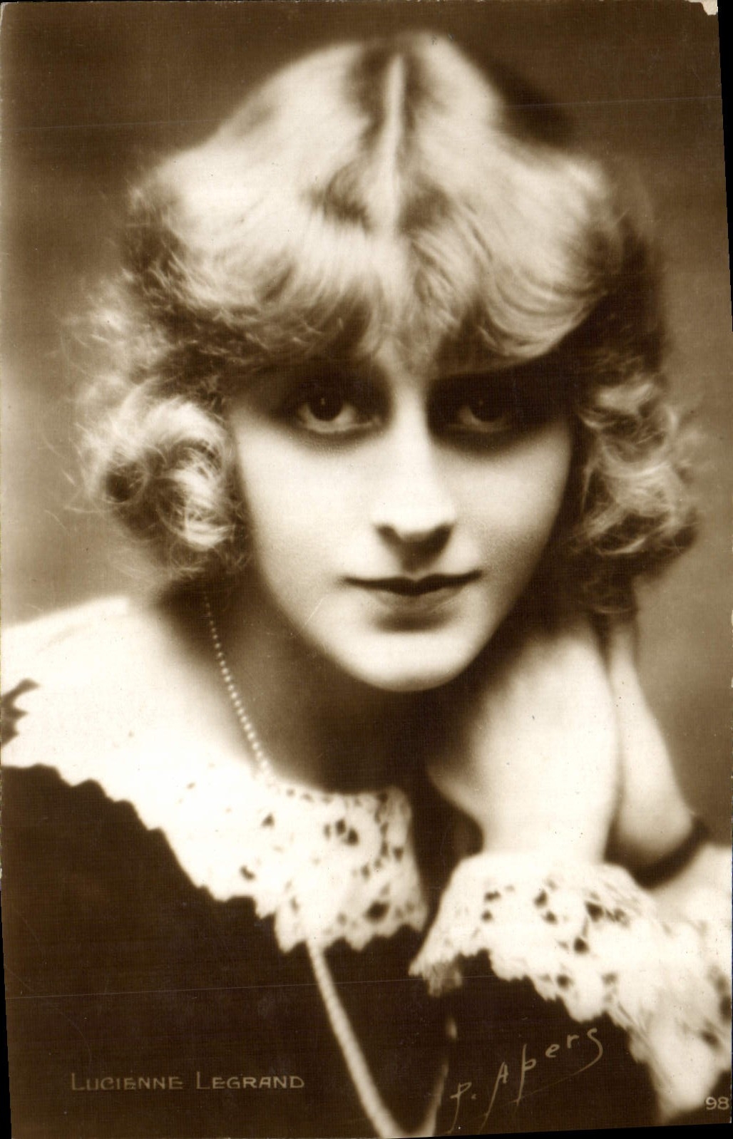 CPM Cinema Lucienne Legrand