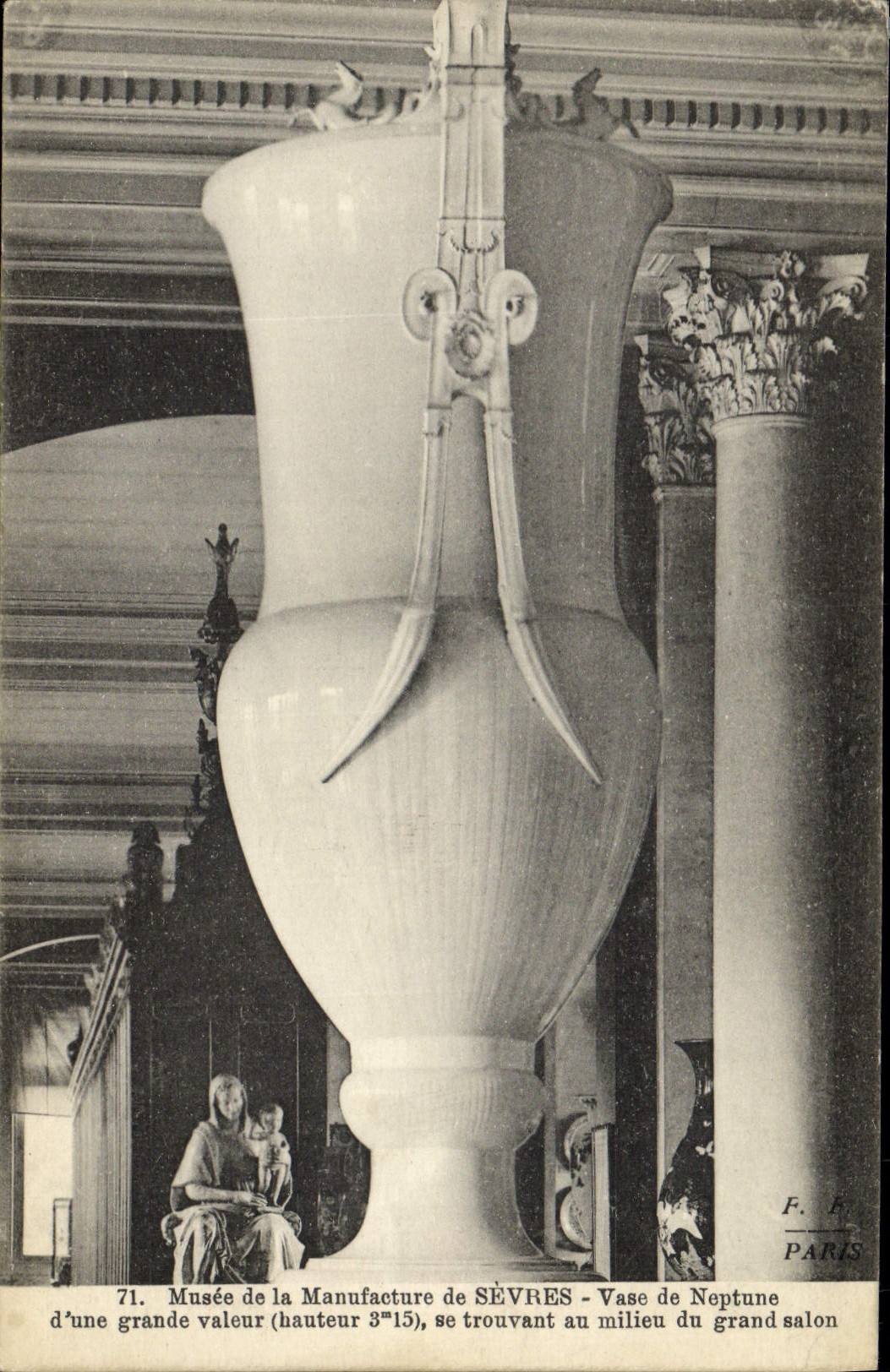 CPA Potier Poterie Manufacture de Sevres Musee Vase de Neptune 