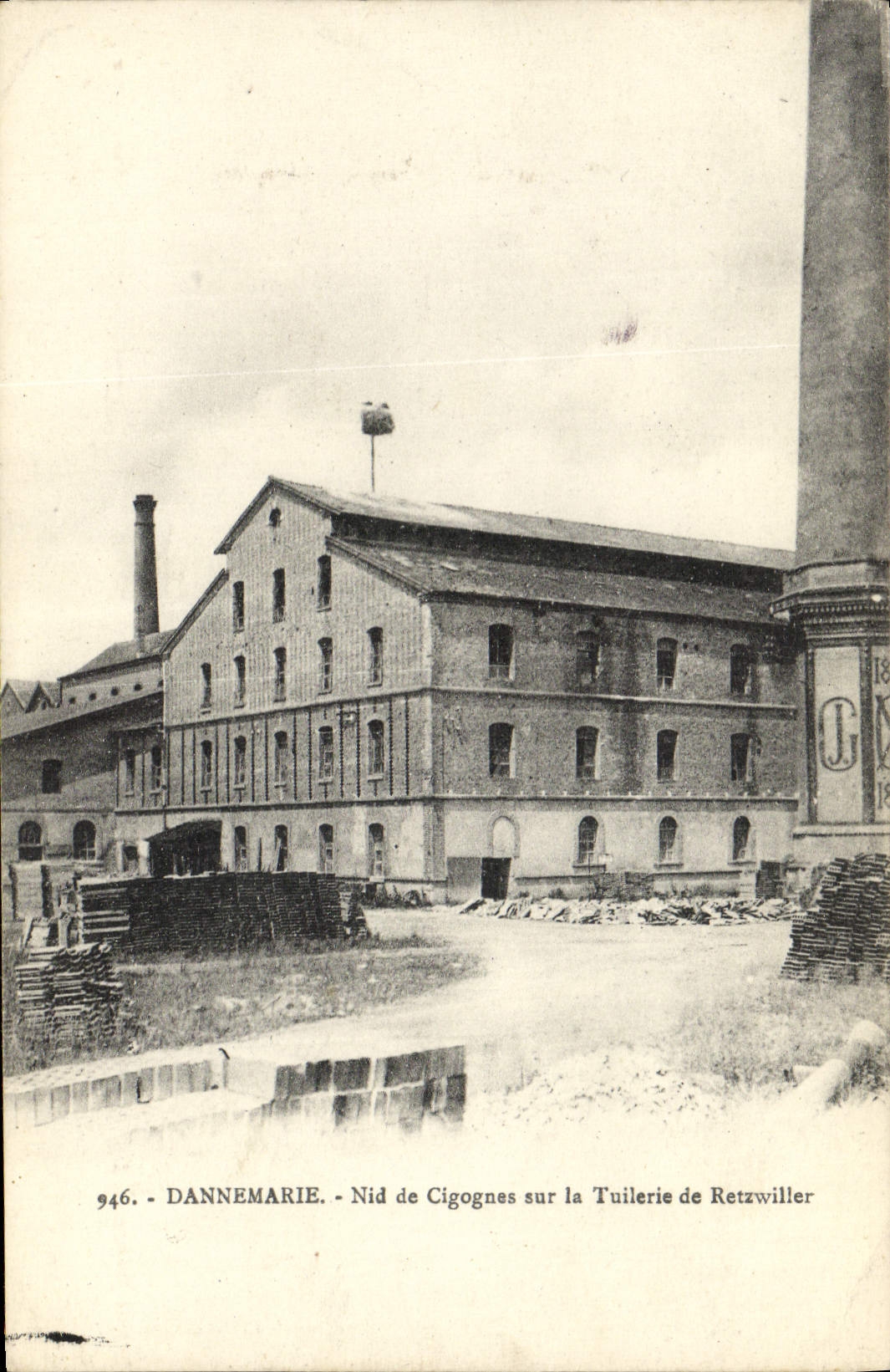 VINTAGE POSTCARD Potter Pottery Dannemarie Nest of storks on the tilery of Retwiller