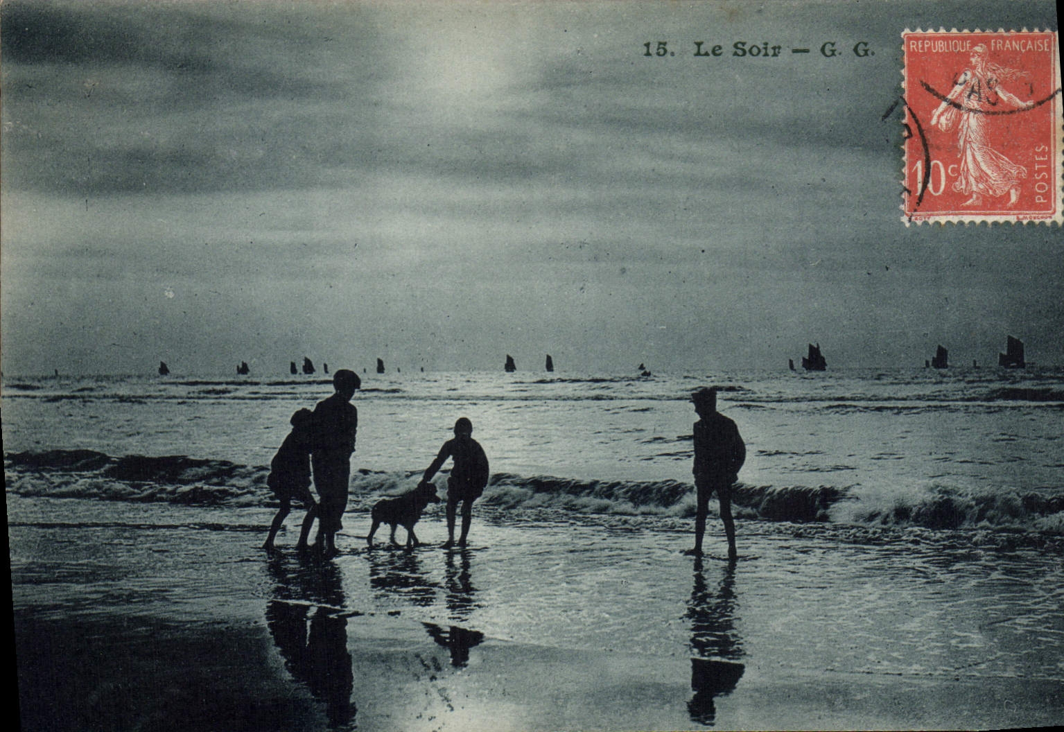 CPA Bateau de peche Le soir Enfants
