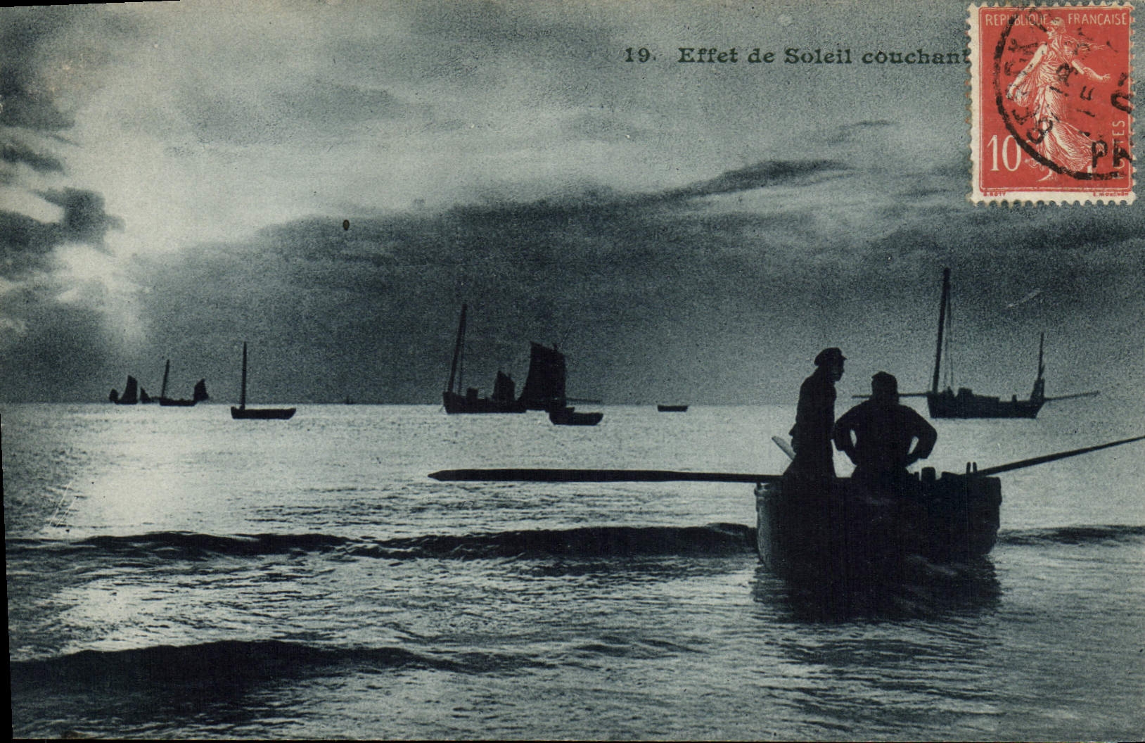 VINTAGE POSTCARD Boat of sin Effect of setting sun