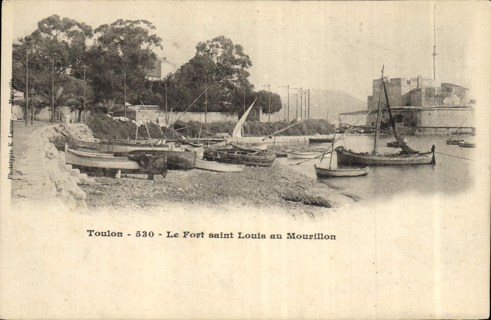 CPA Bateau de peche Toulon Le fort Saint Louis au Mourillon