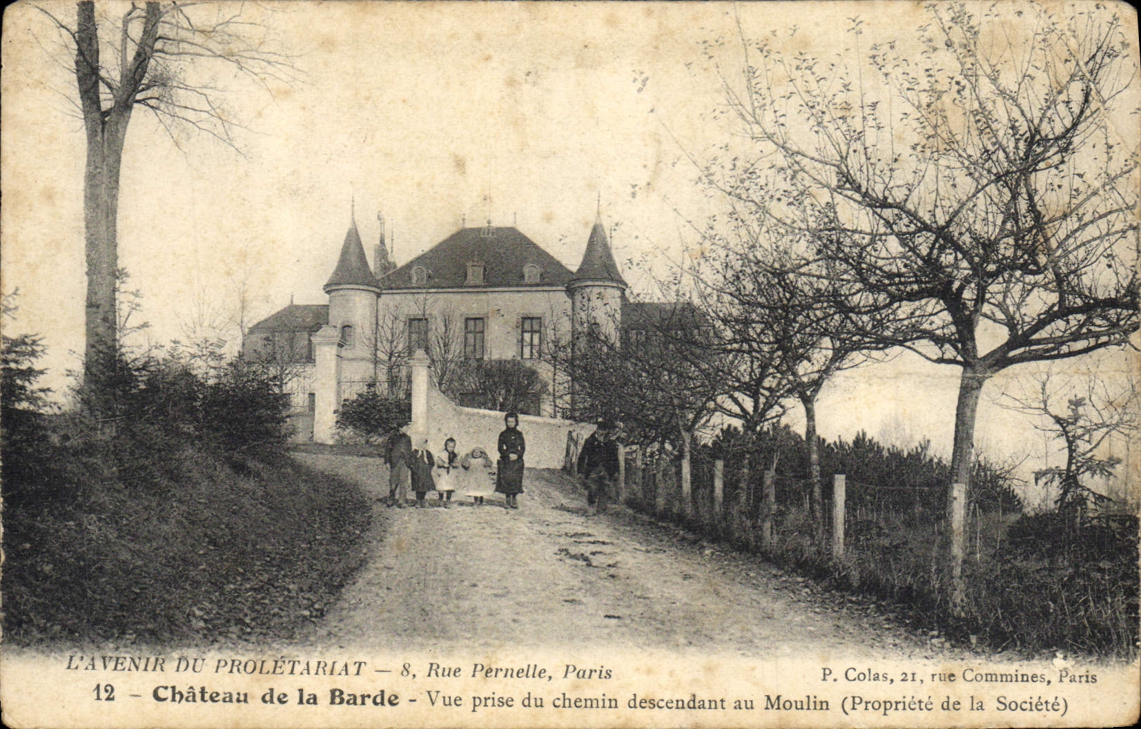 CPA L'avenir du proletariat Rue Pernelle Paris Chateau de la Barrde Vue prise du chemin descendant au moulin 
