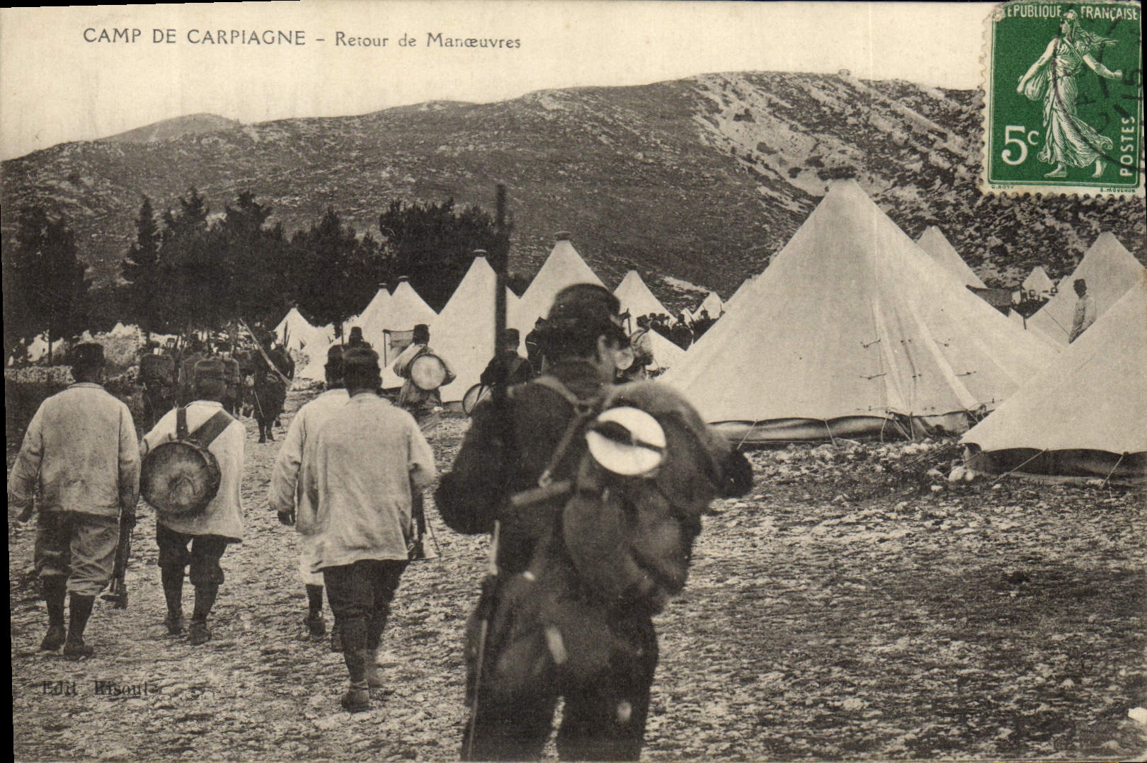 CPA Militaria Camp de Carpiagne Retour aux Manoeuvres