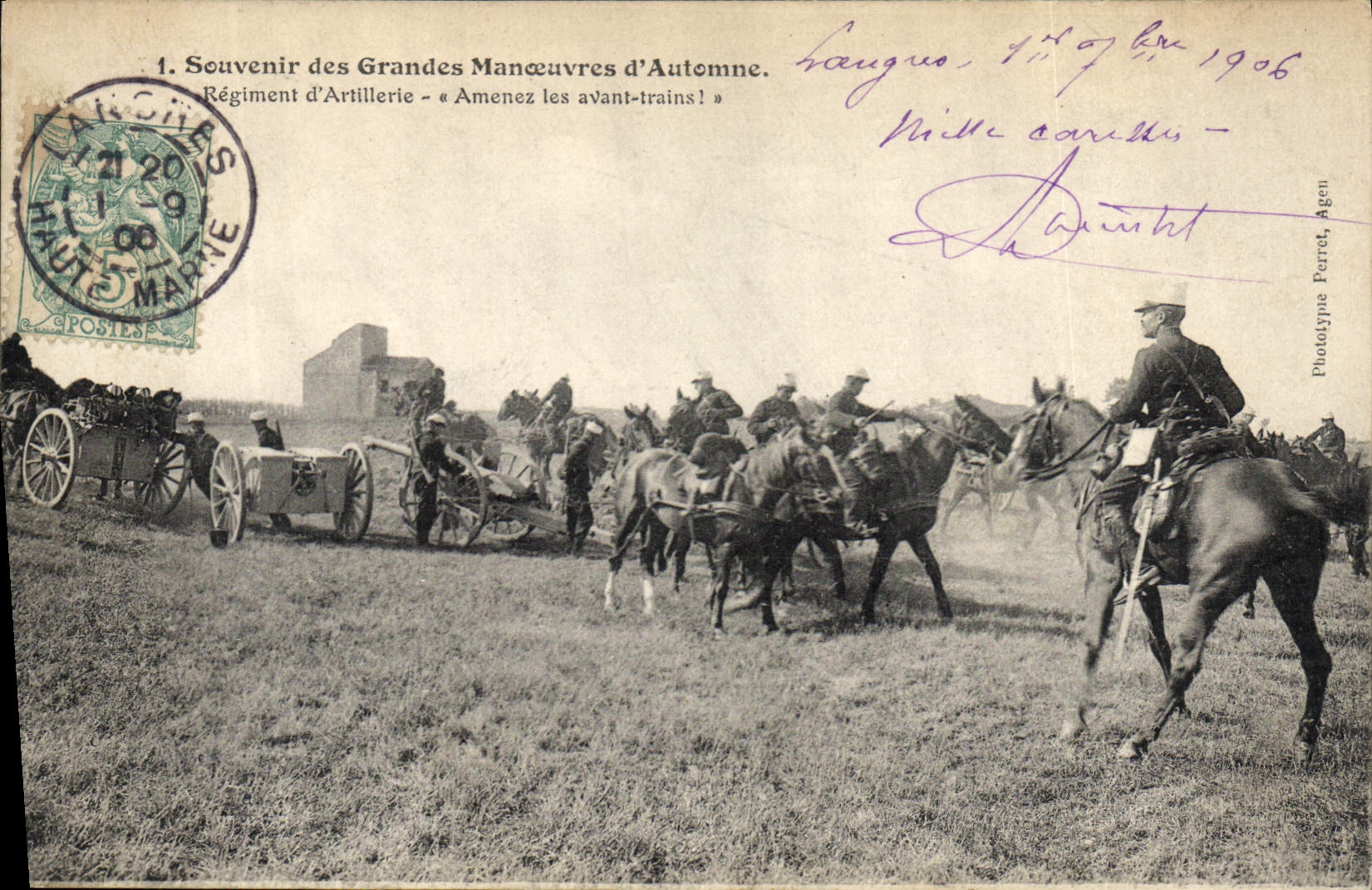 El ejército de Militaria de la POSTAL de la VENDIMIA maniobra regimiento del otoño de D '' de la artillería