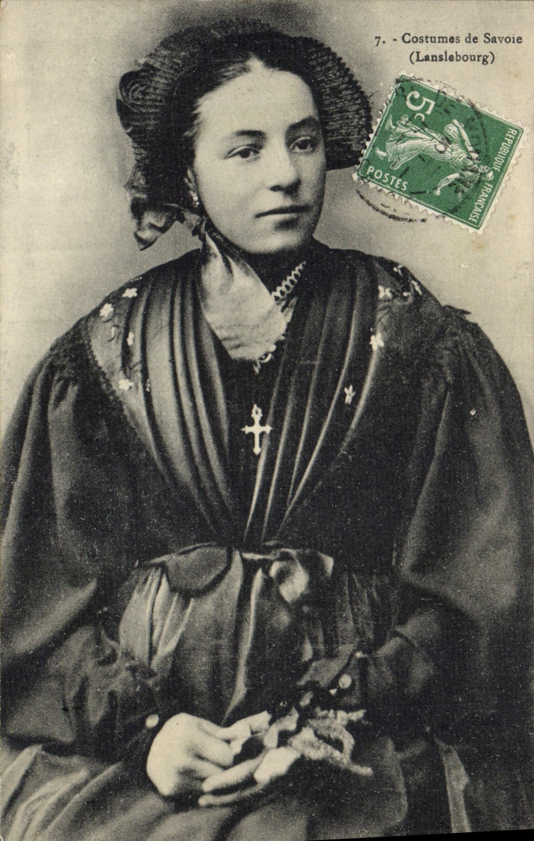 CPA Folklore Costumes de Savoie Lanslebourg