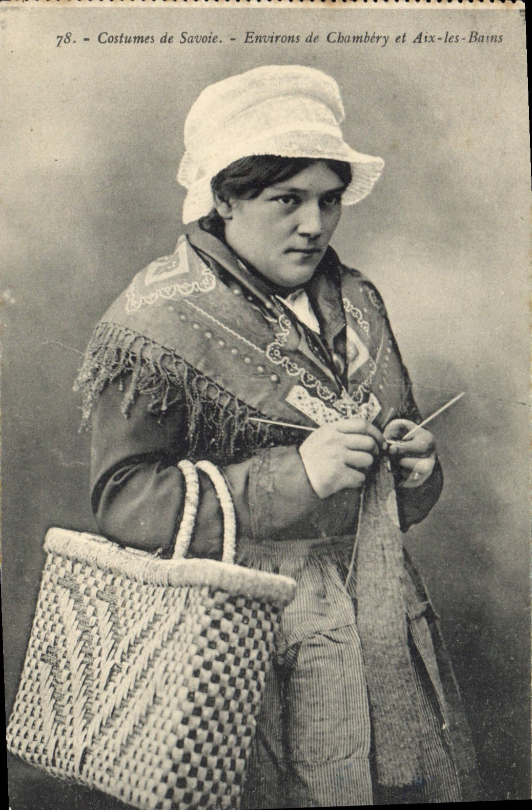 CPA Folklore Costumes de Savoie Environs de Chambery et Aix les Bains 