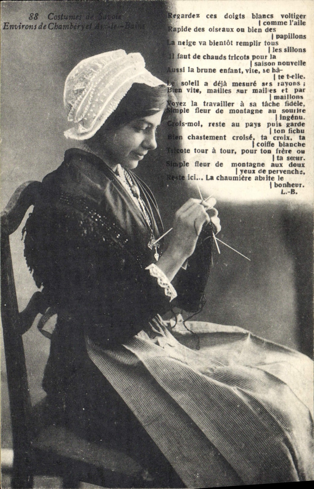 CPA Folklore Costumes de Savoie Environs de Chambery et Aix les Bains