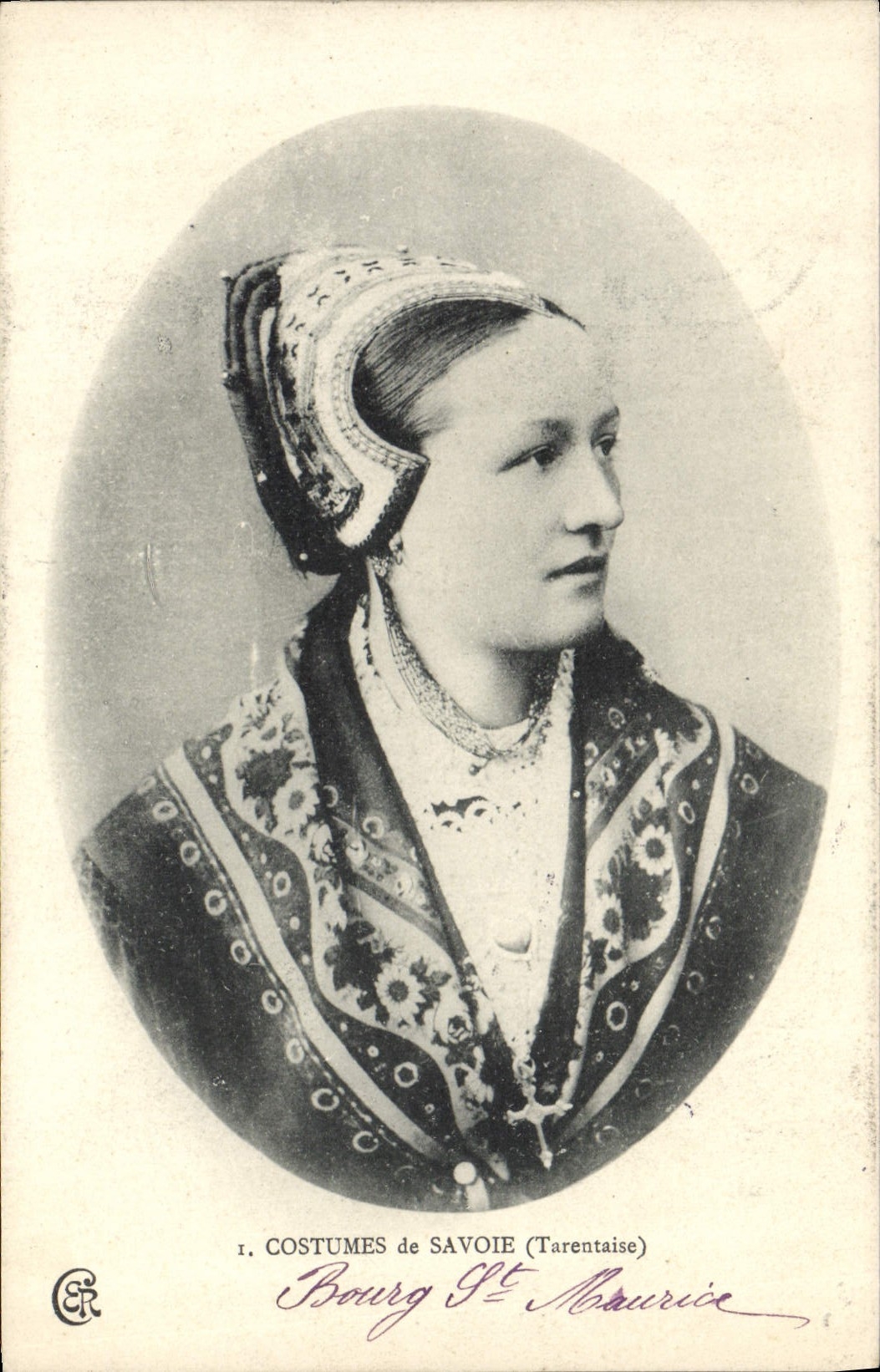 CPA Folklore Costumes de Savoie Tarentaise 
