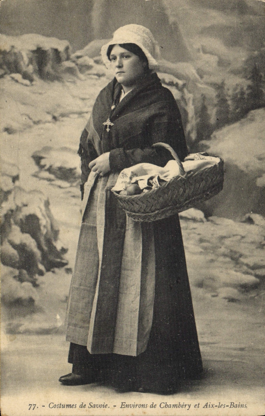 CPA Folklore Costumes de Savoie Environs de Chambery et Aix les Bains 