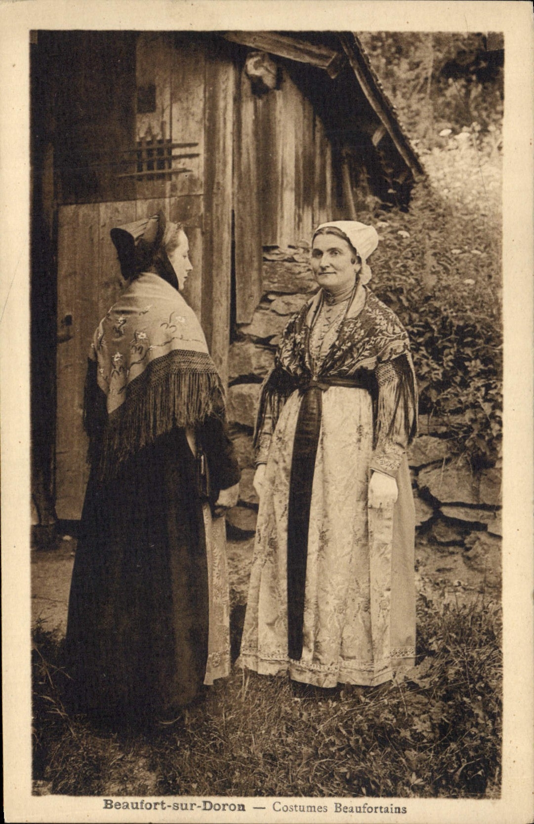 CPA Folklore Beaufort sur Doron Costumes Beaufortains