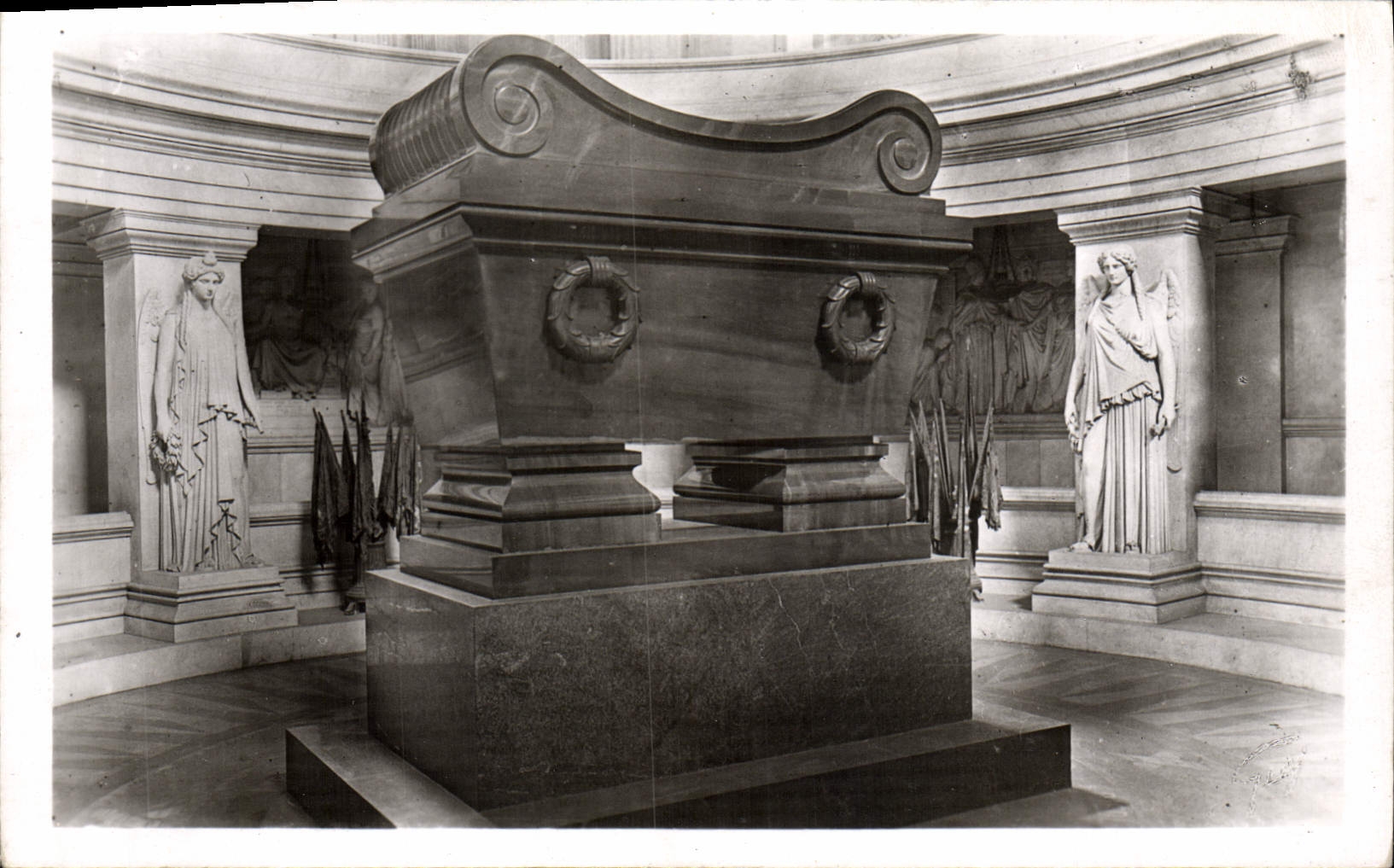 VINTAGE POSTCARD Paris And Its Wonders Tomb of Napoleon 1st