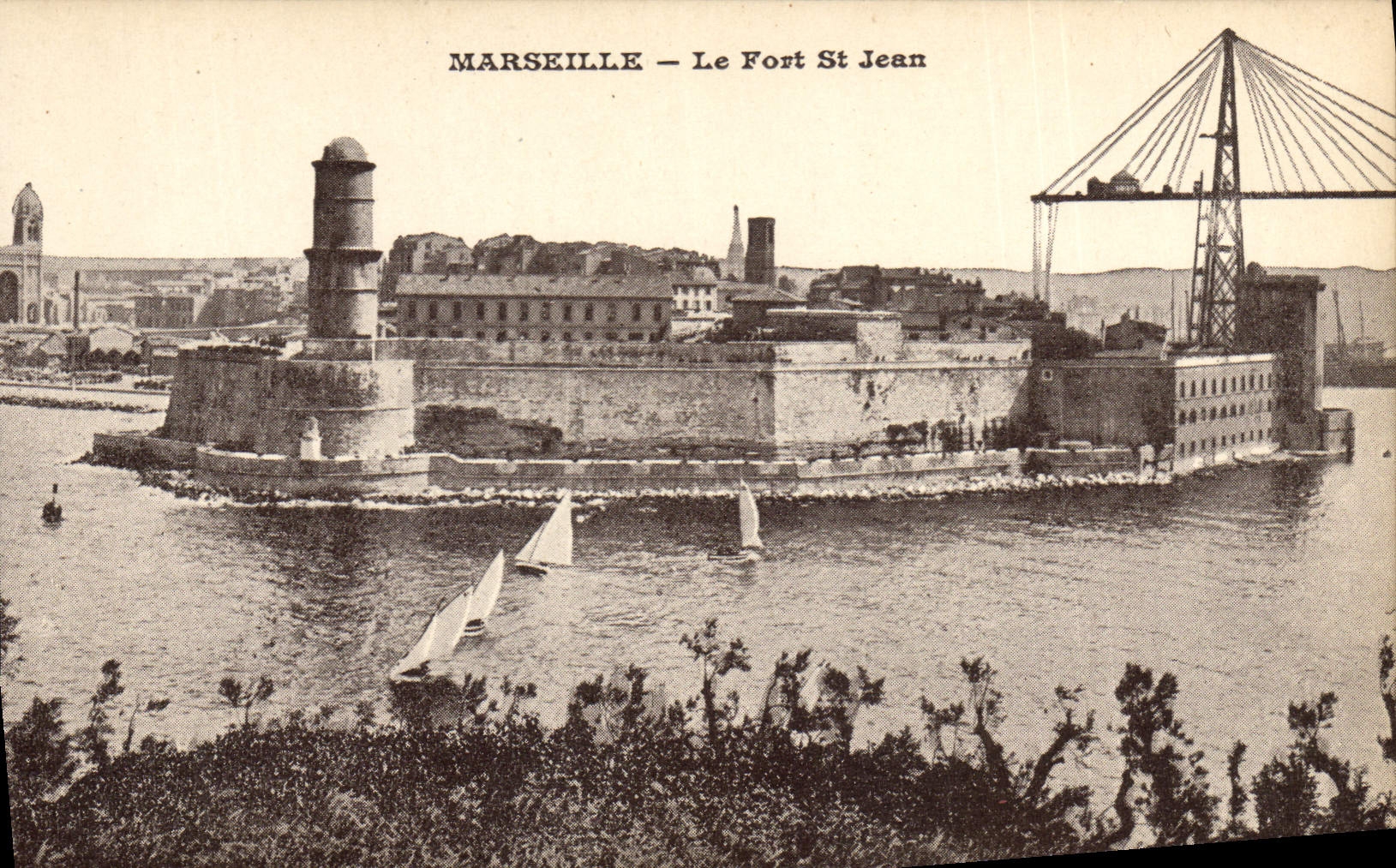 CPA Marseille La Cathedrale et le Fort Saint Jean