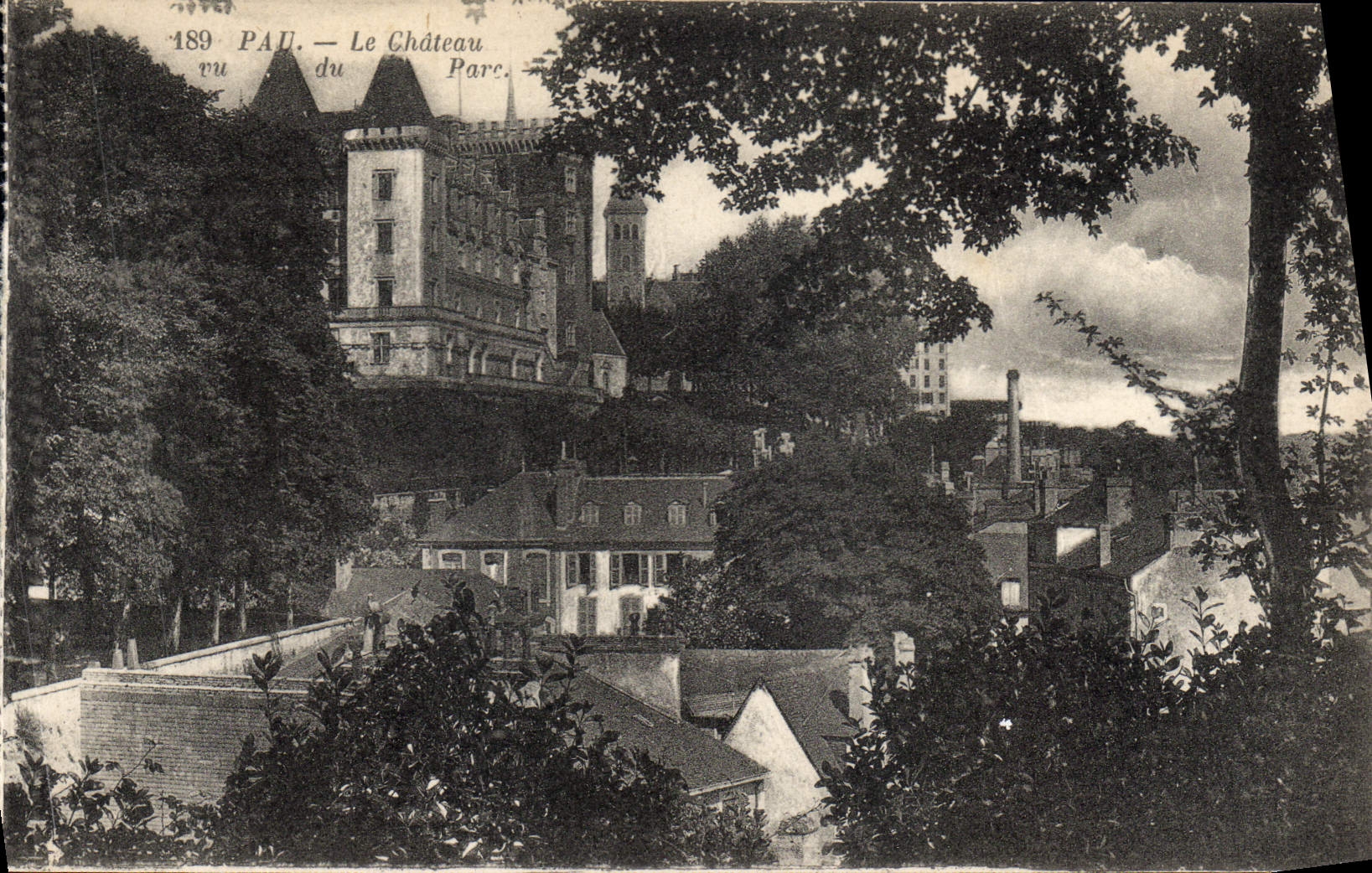 POSTAL Pau de la VENDIMIA el castillo visto del parque