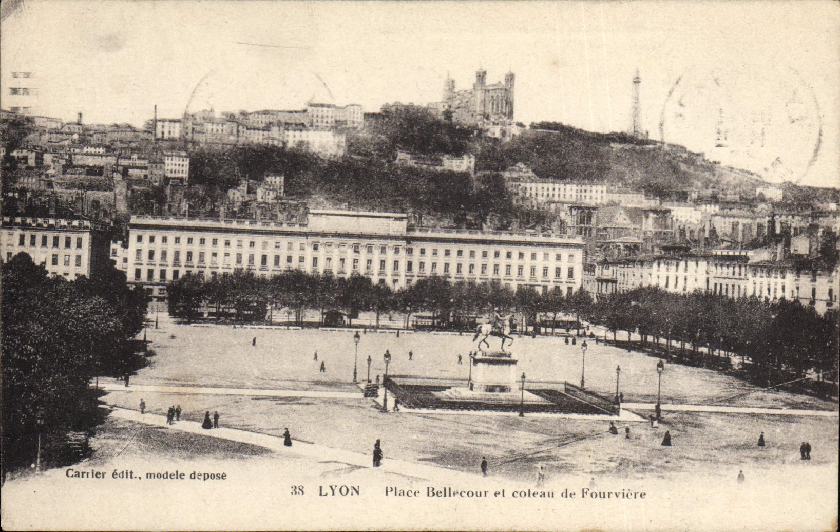 CPA Lyon Place Bellecour et Coleau de Fourviere