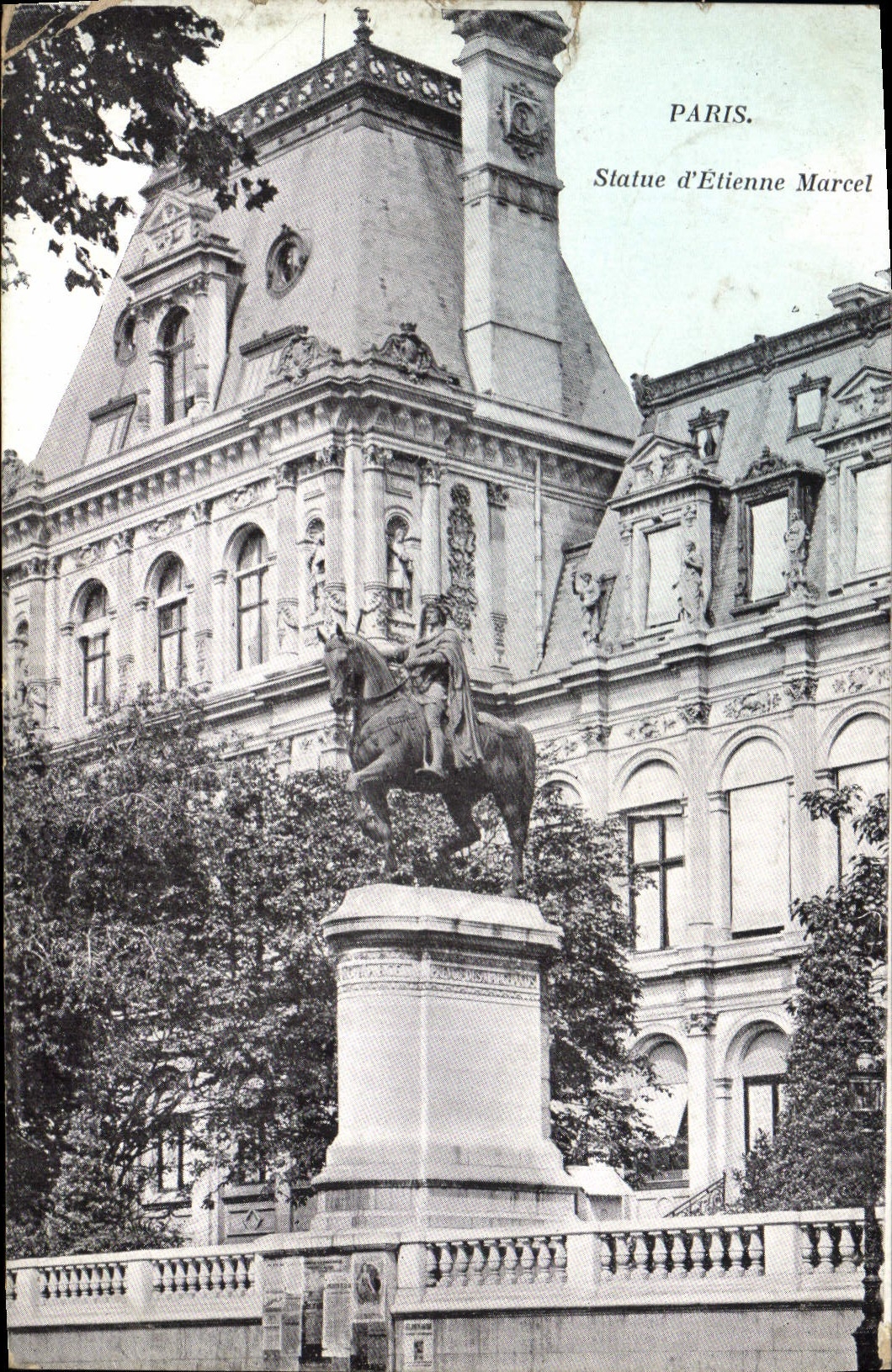 CPA Paris Statue d'Etienne Marcel