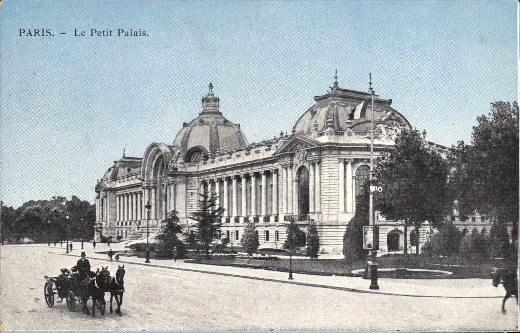 CPA Tour Paris Le Petit Palais