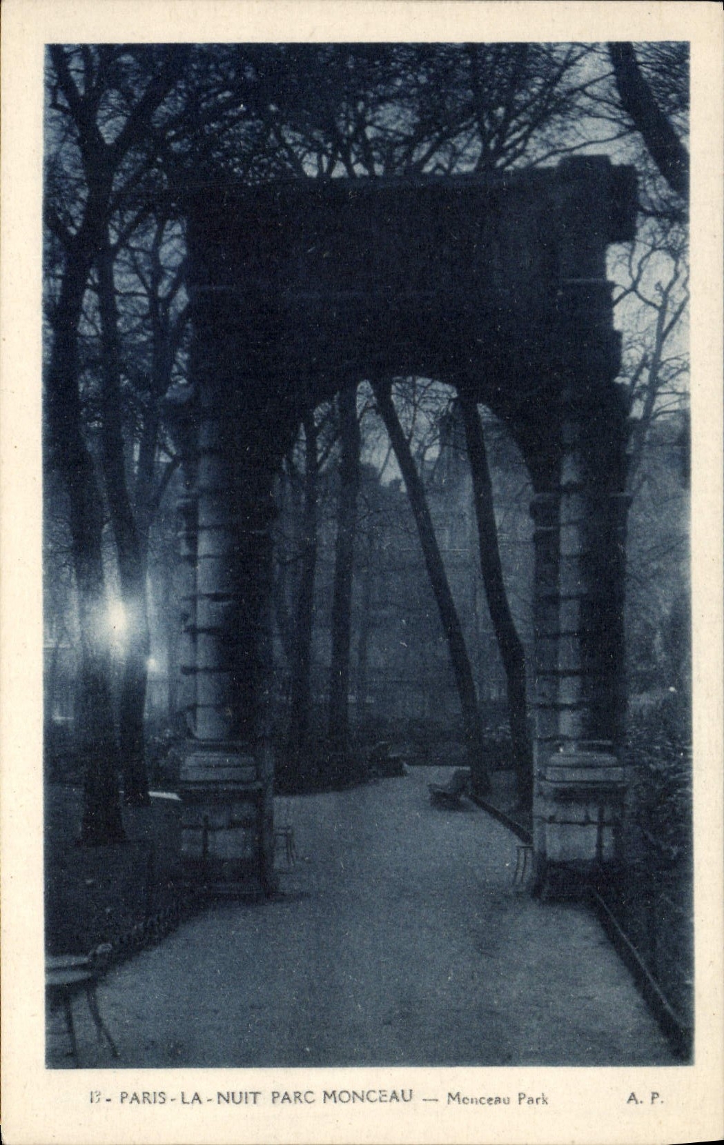 CPA Paris La Nuit Parc Monceau