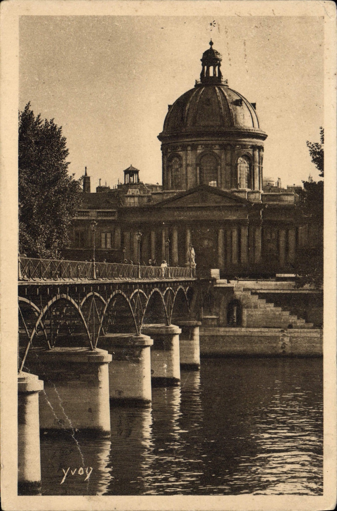 VINTAGE POSTCARD Paris the institute of France