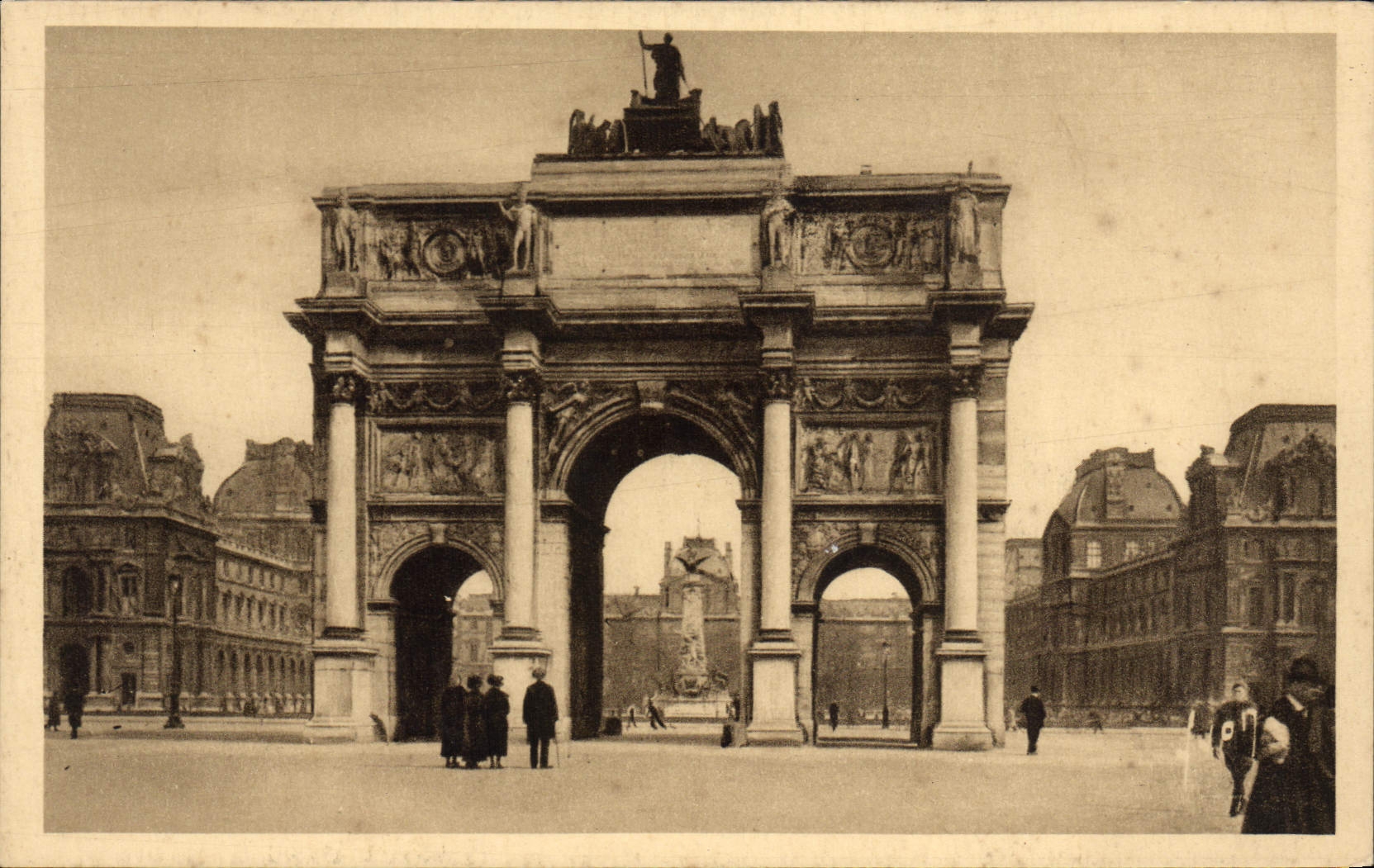 CPA Paris L'Arc de Triomphe du Carrousel