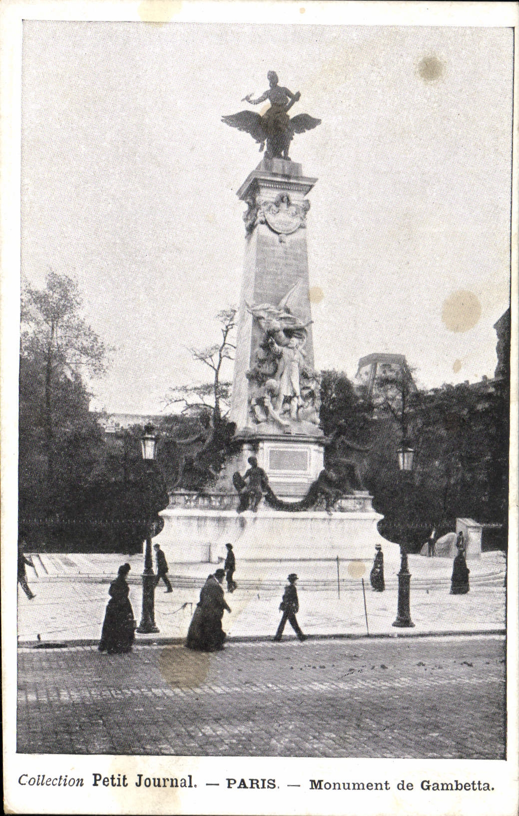 CPA Paris Monument de Gambetta