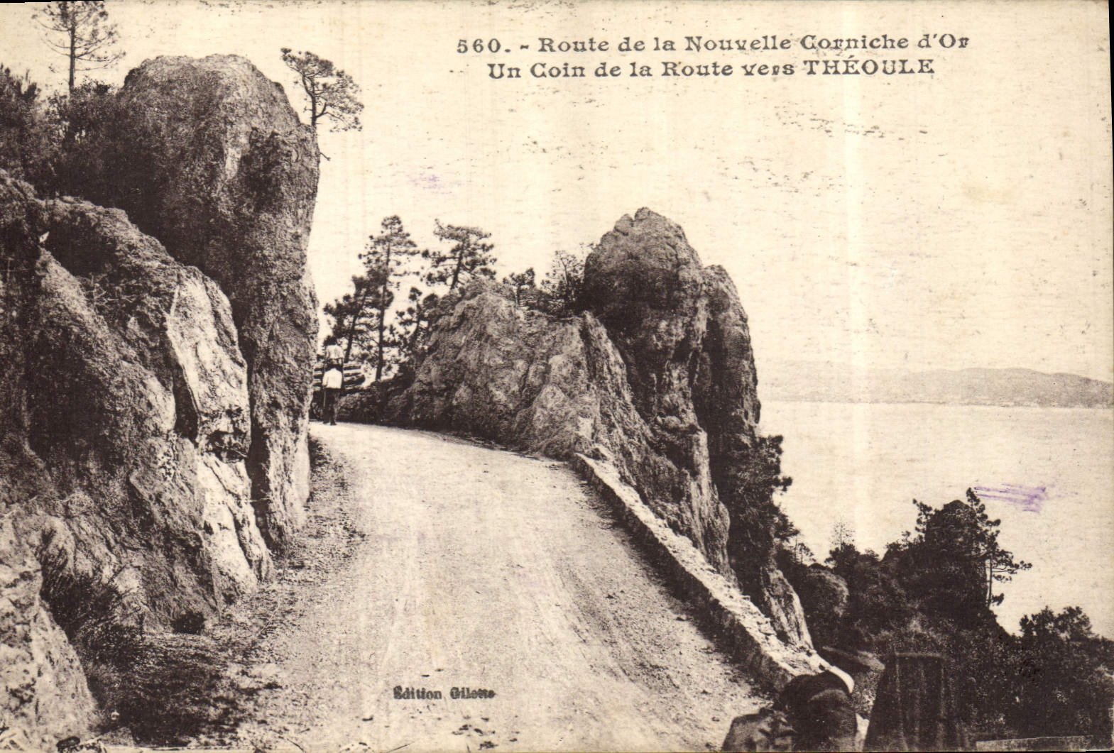 Camino de la POSTAL de la VENDIMIA de la nueva cornisa del oro una esquina del camino hacia Theoule