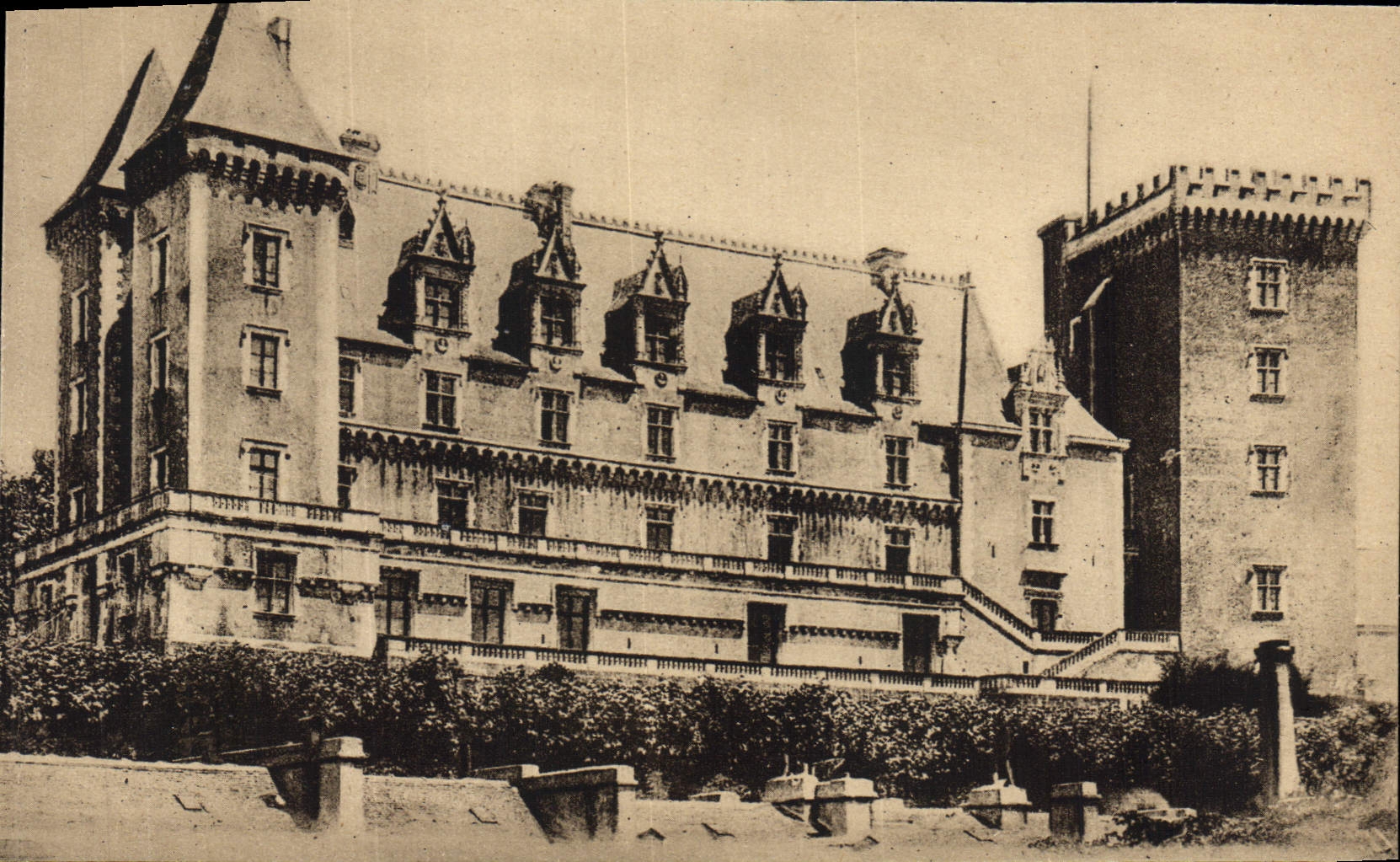 CPA Pau Le Chateau d'Henri IV