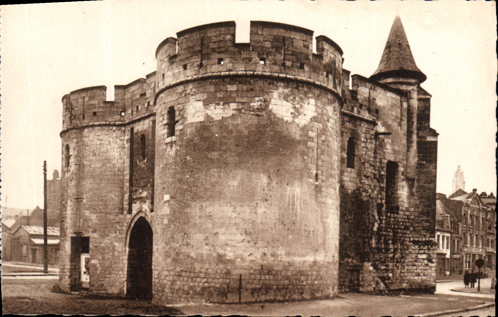 CPA Cambrai La Tour De La Porte De Paris