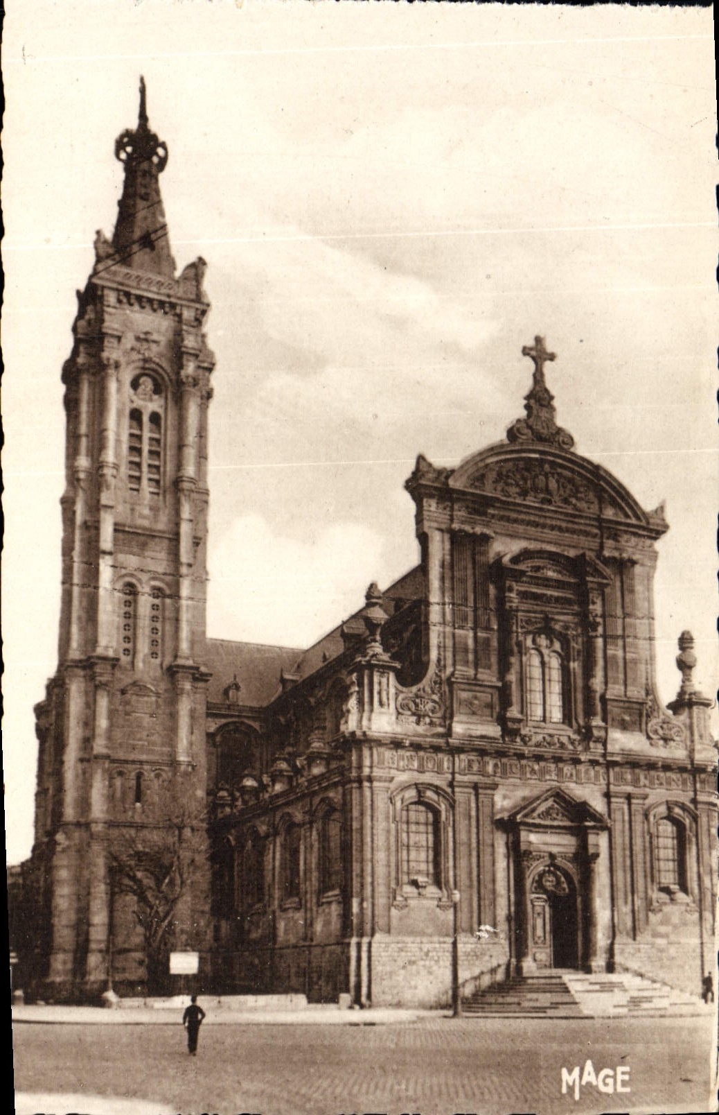 CPA Cambrai L'eglise Notre Dame
