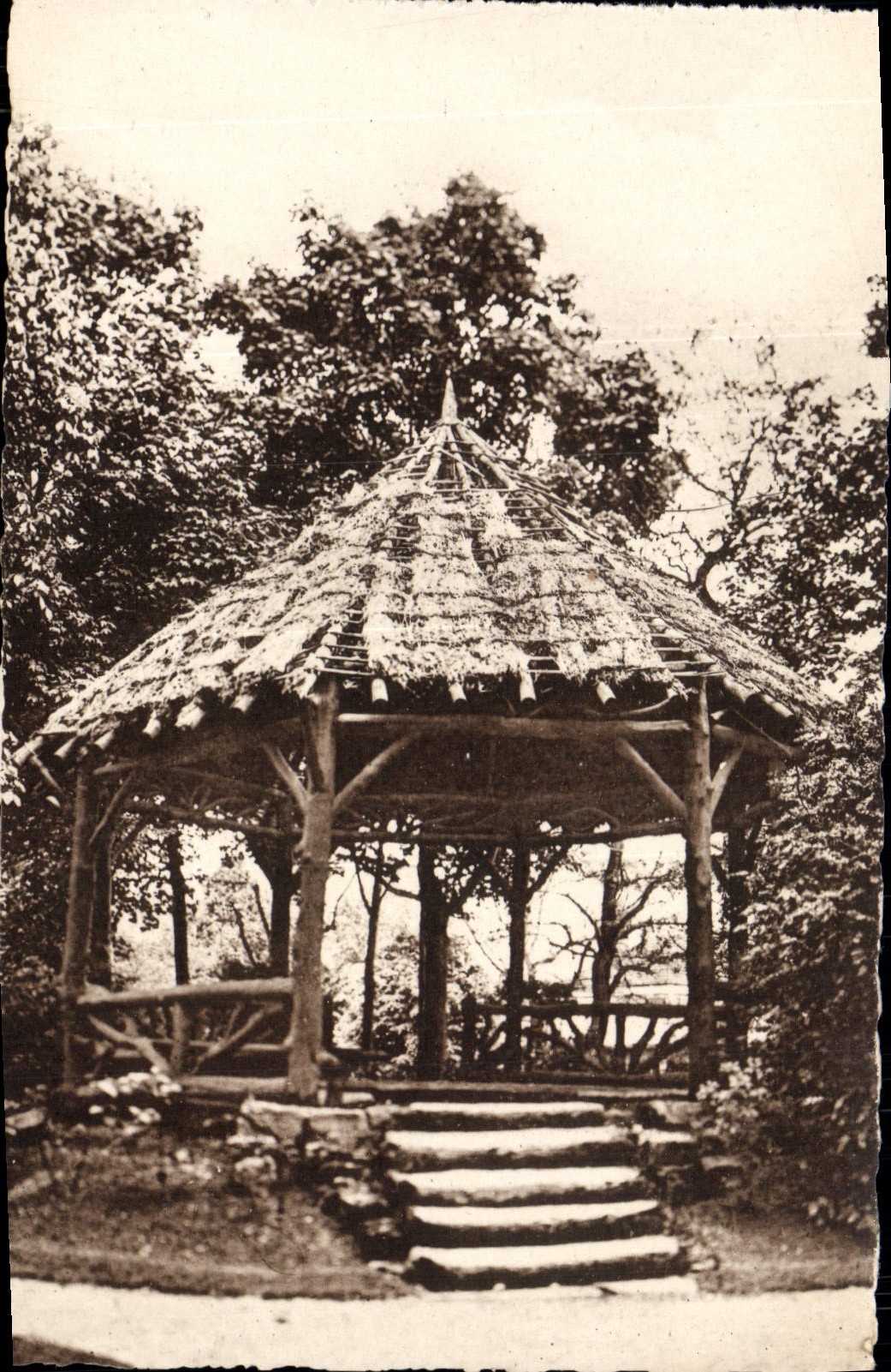 CPA Cambrai Les Jardins