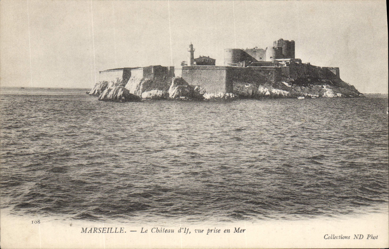 CPA Marseille La Chateau d'If Vue Prise en Mer