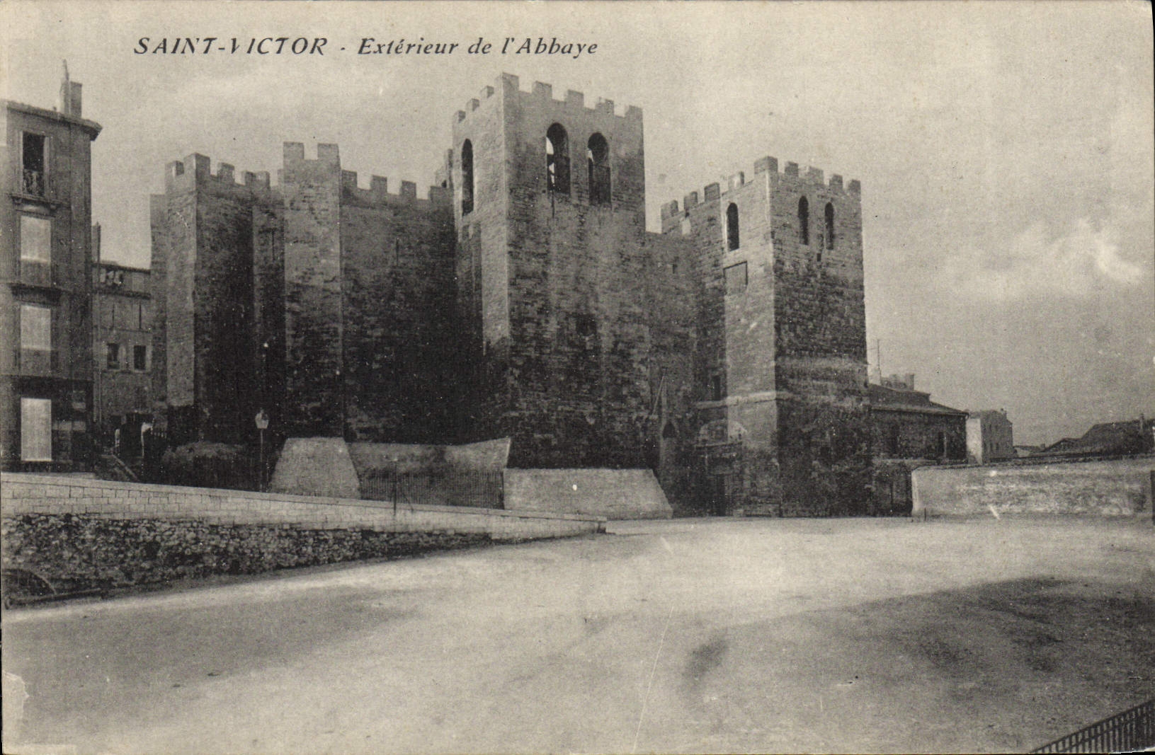 CPA Saint Victor Exterieur de L'Abbaye