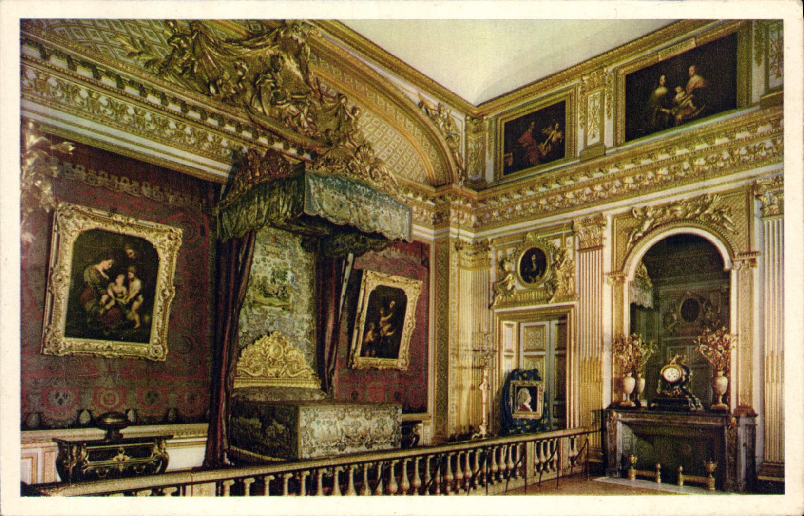 VINTAGE POSTCARD Castle Of Versailles the Room of the King